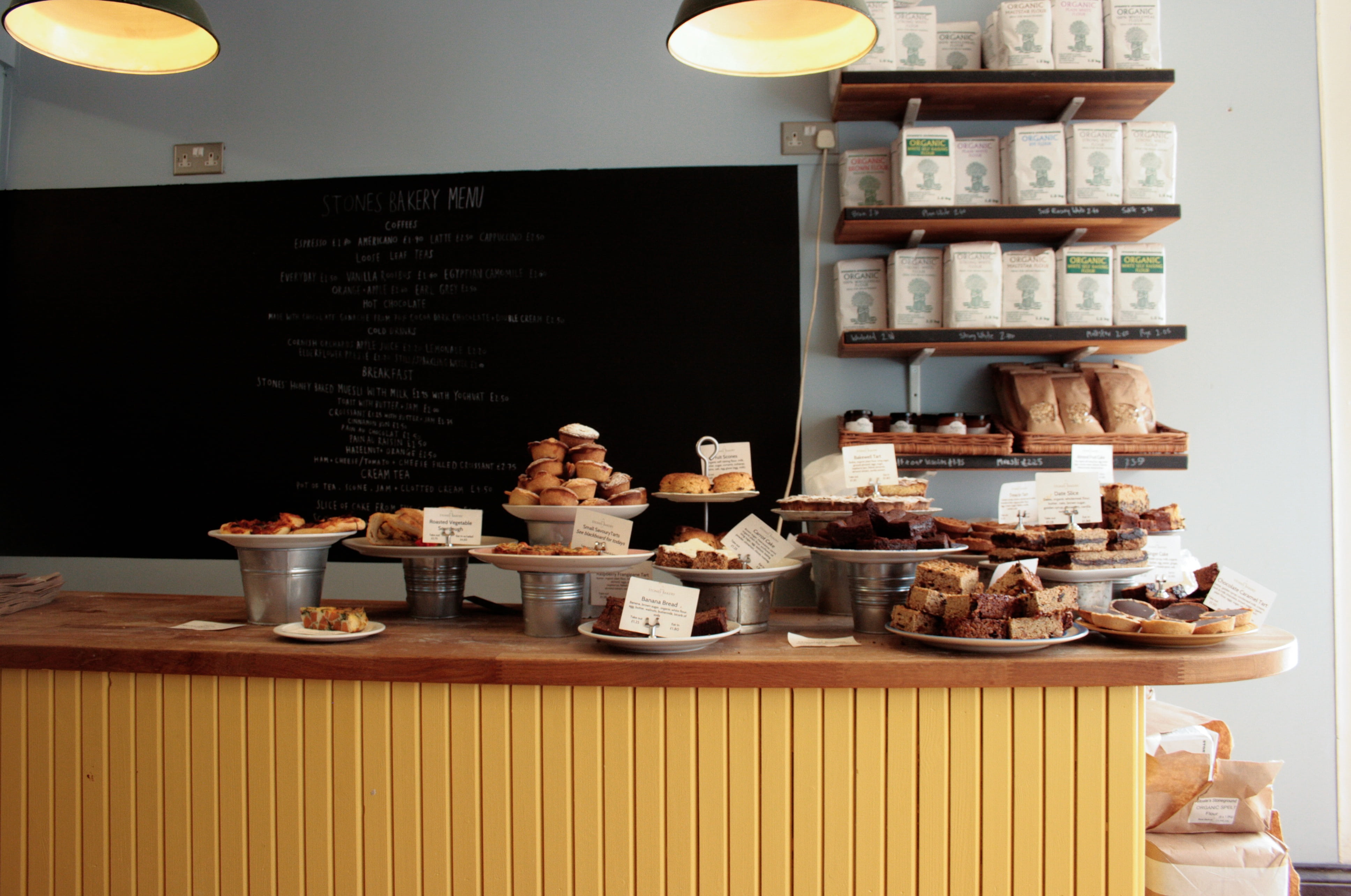 arrangement, container, store, pastry, assorted, table, bar, indoors, 4K, large group of objects, still life, brunch, pastries, cabinet, order, no people, HD Wallpaper