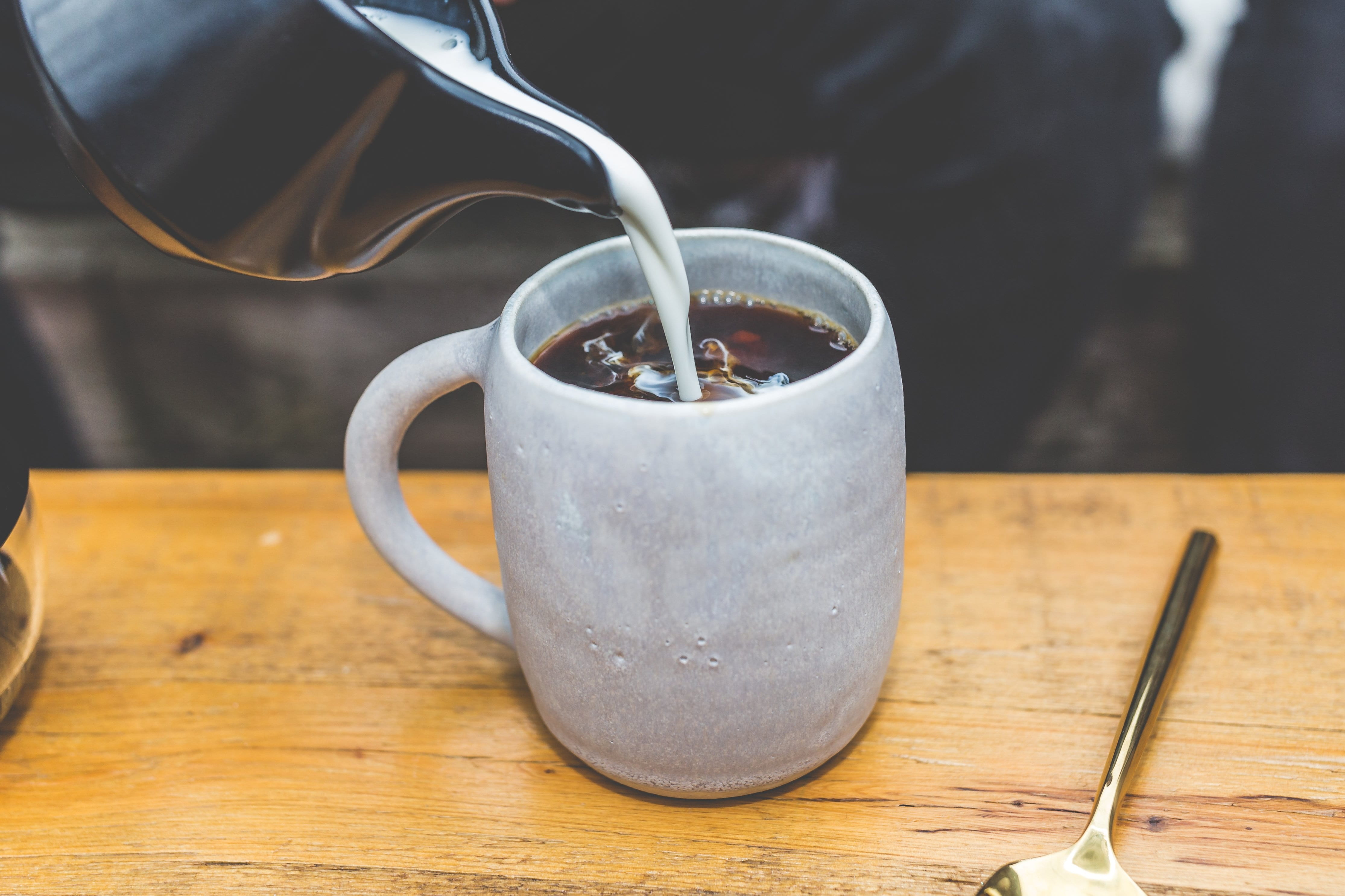 smoke - physical structure, tea, food, wooden, steam, indoors, refreshment, close-up, shop, cold, hot, 4K, coffee - drink, food and drink, mug, cup, coffee, HD Wallpaper