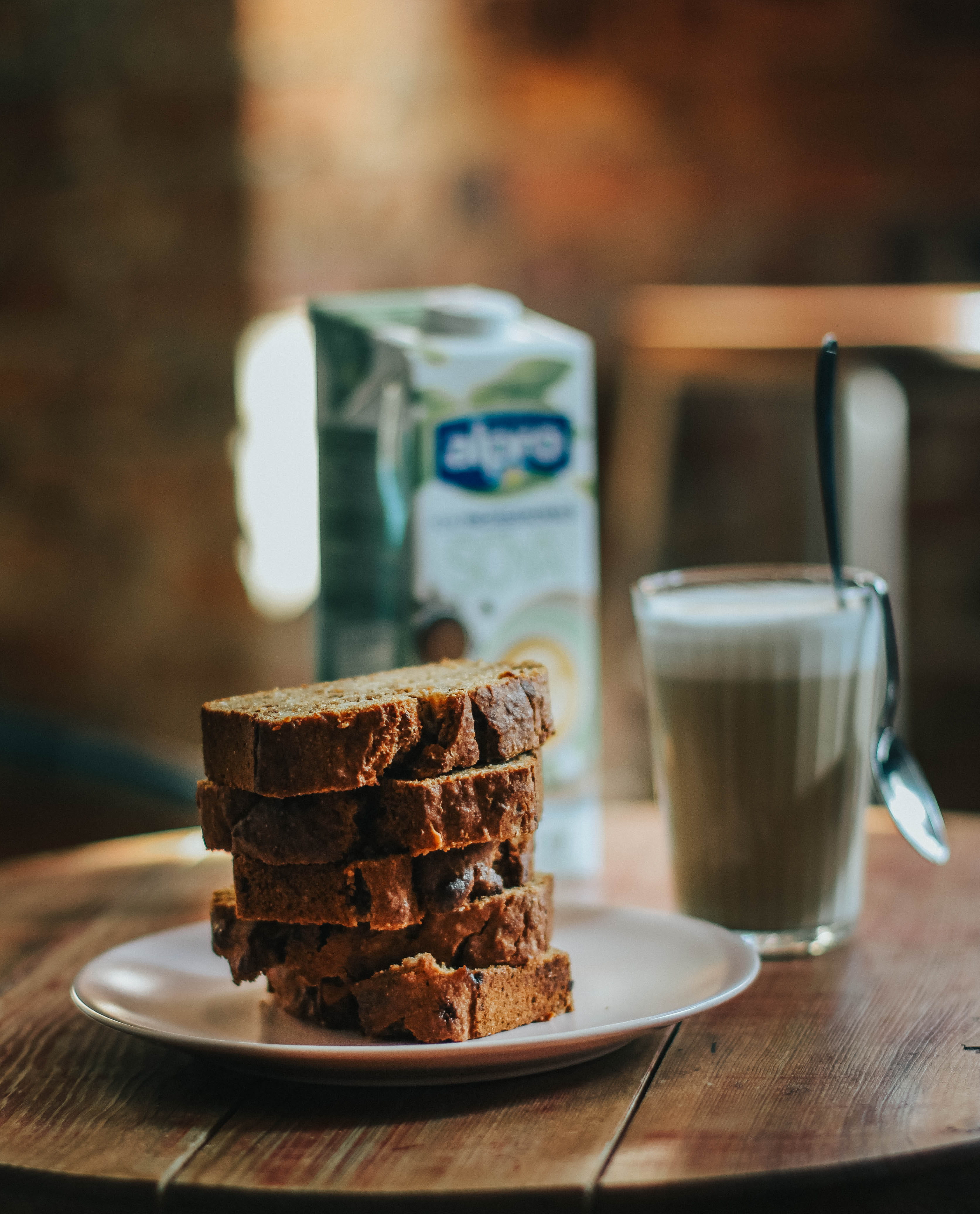 spoon, refreshment, breakfast, sweet food, focus on foreground, no people, banana loaf, food photography, delicious, bread, porcelain, food, glass, coffeehouse, Phone HD Wallpaper