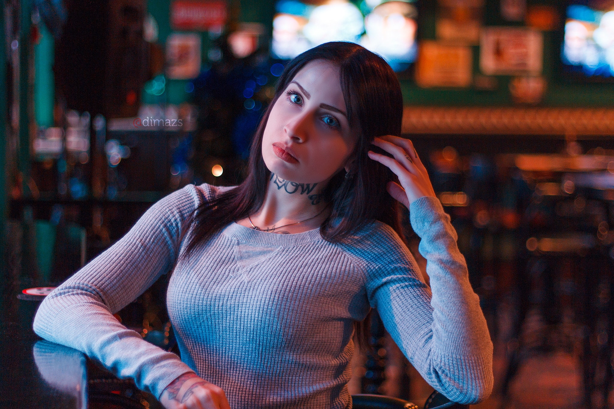 1080P, depth of field, portrait, women, tattoo, bar, HD Wallpaper