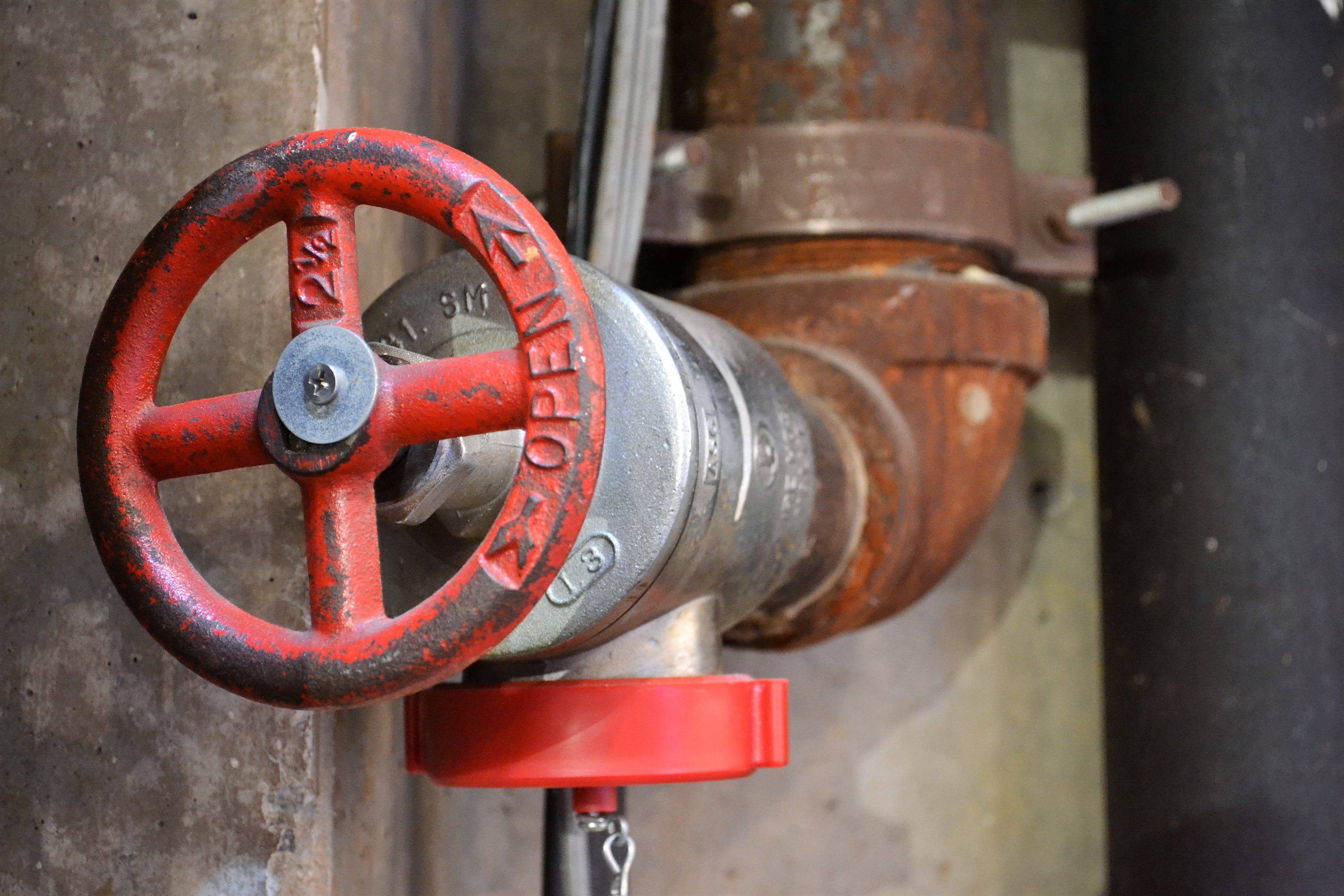 steel, focus on foreground, water pipe, pipe - tube, machine part, round, technology, no people, 2K, old, connection, heavy, strength, machinery, equipment, HD Wallpaper