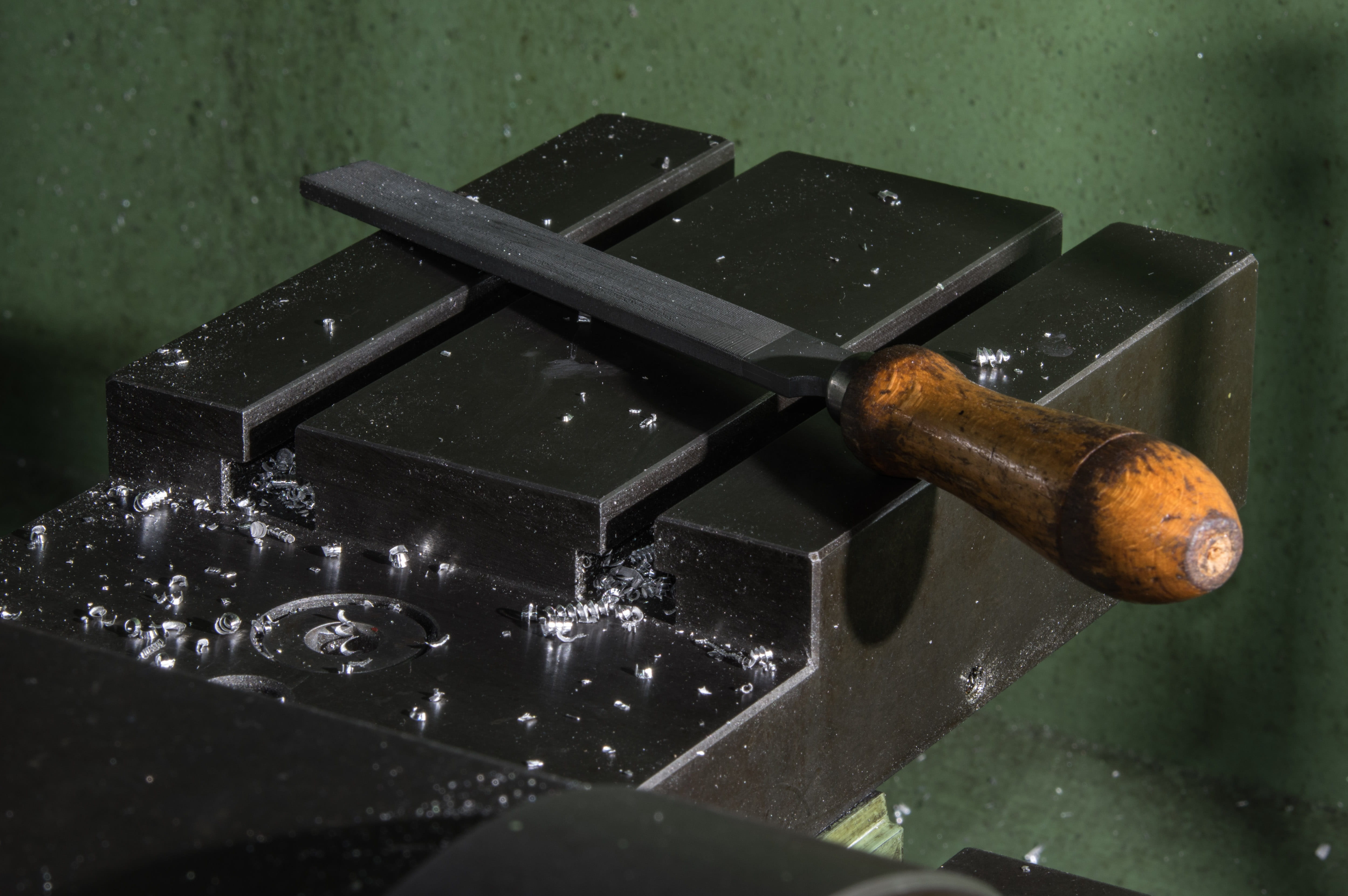 metal, 4K, no people, dirt, work tool, dirty, rusty, focus on foreground, machinery, metal industry, work table, close-up, preparation, indoors, high angle view, HD Wallpaper