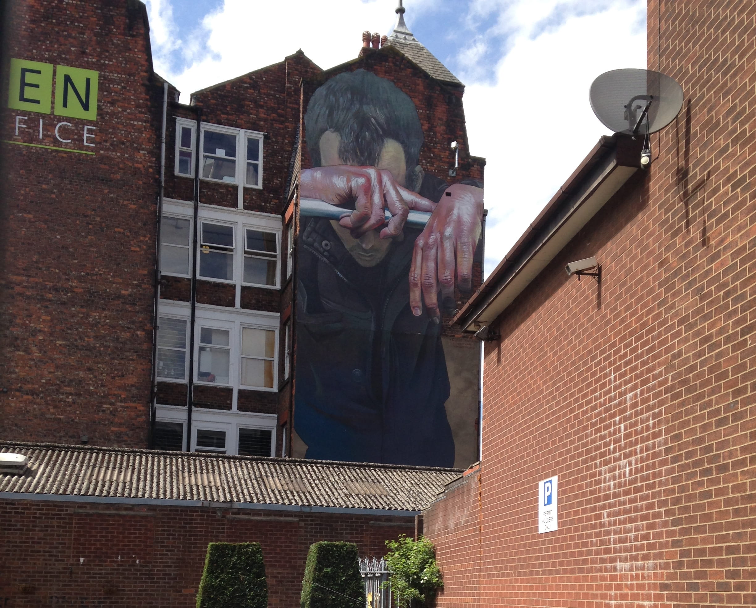 real people, new, 1080P, outdoors, building, residential district, graffiti, man, side, sky, brick wall, conversion, day, built structure, nature, street art, HD Wallpaper
