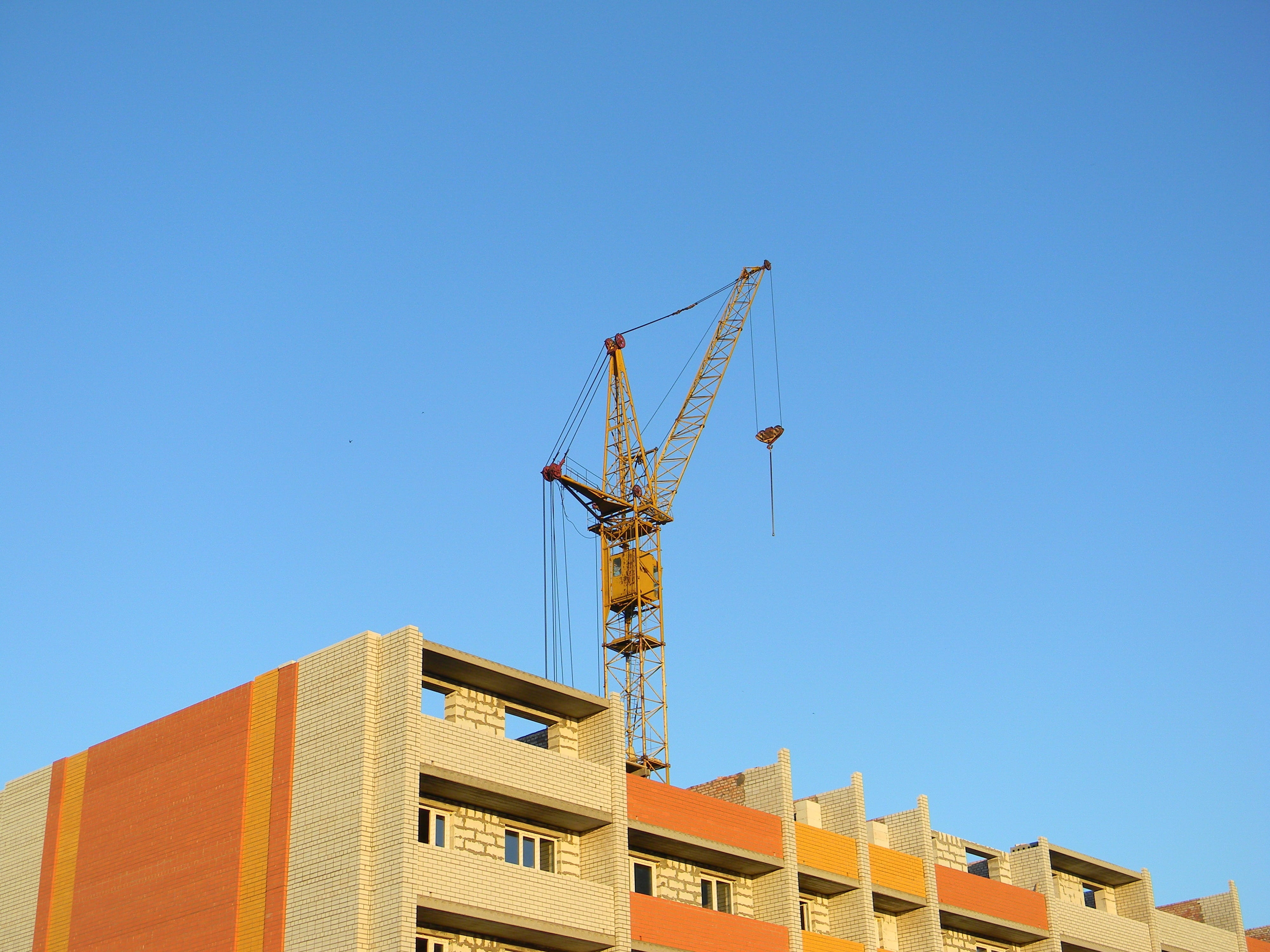 concrete, equipment, Construction, day, yellow, clear sky, crane, housing Development, development, home Ownership, housing, construction Site, building Exterior, HD Wallpaper