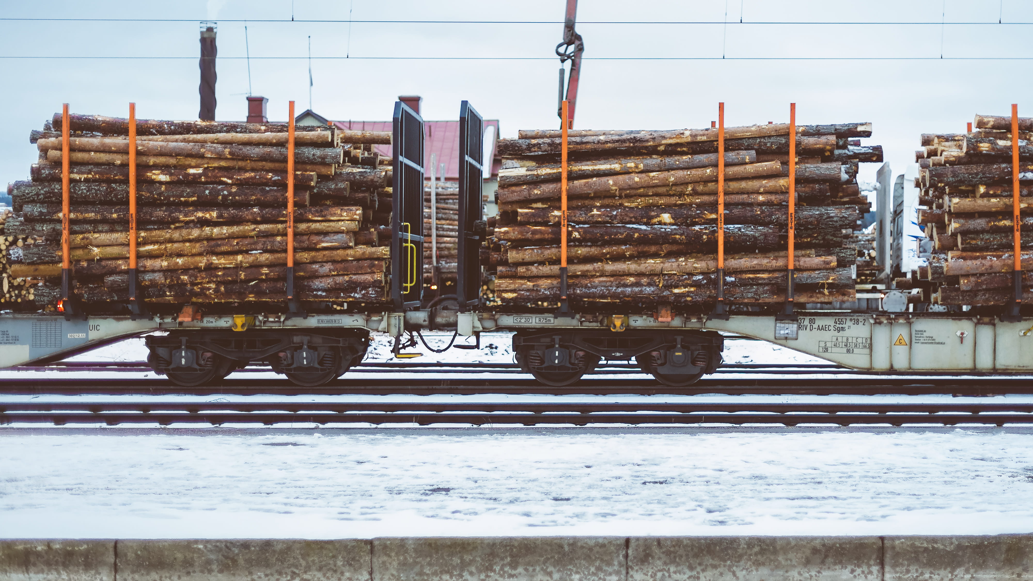 wooden log, architecture, day, built structure, log, cold temperature, sky, railroad track, haul, rail transportation, building exterior, logs, transportation, HD Wallpaper