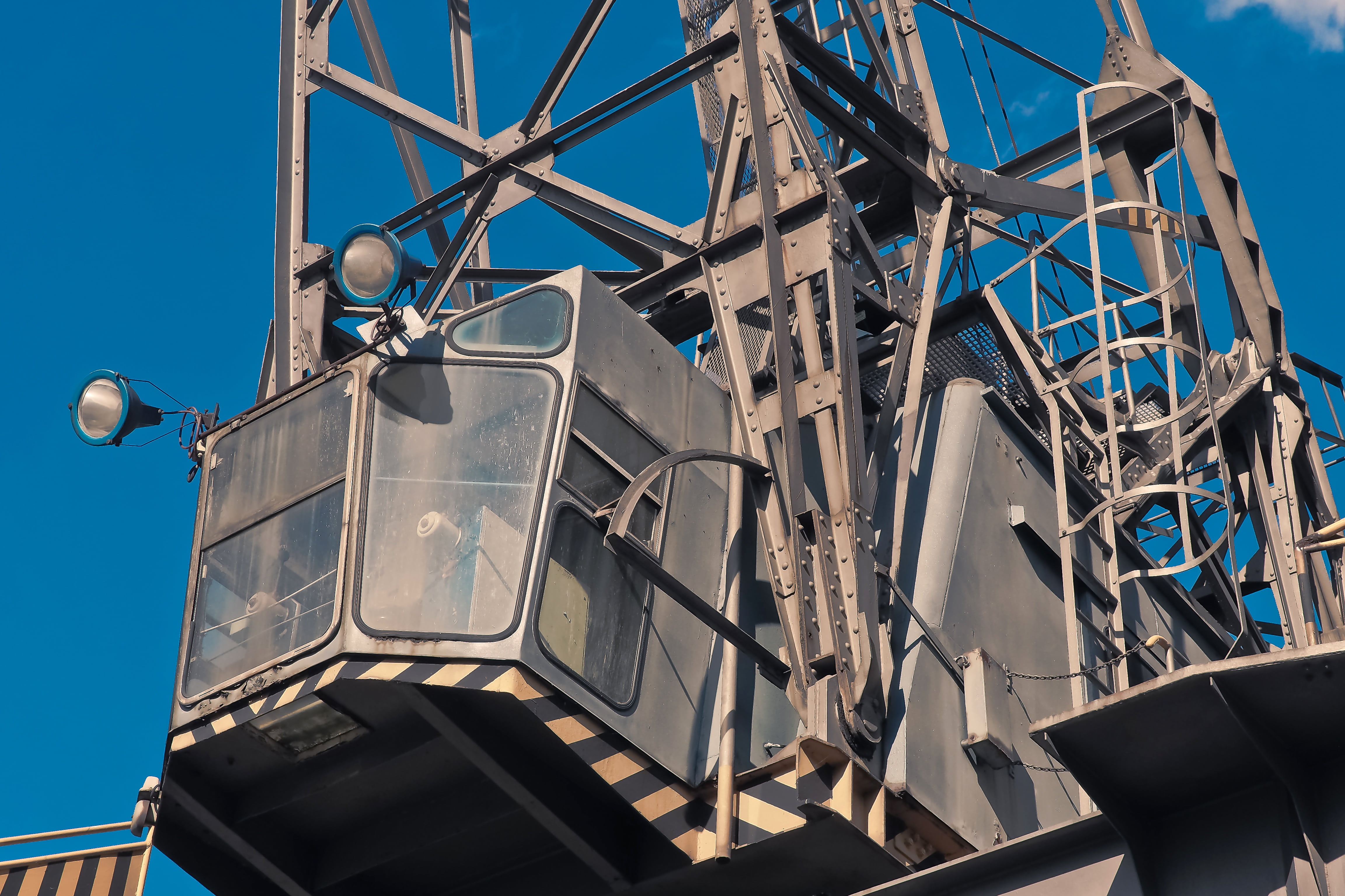 last, skyward, clear sky, grey, low angle view, inner harbour, metal, cargo transport, technology, building exterior, sky, winch, port, nature, load hook, HD Wallpaper