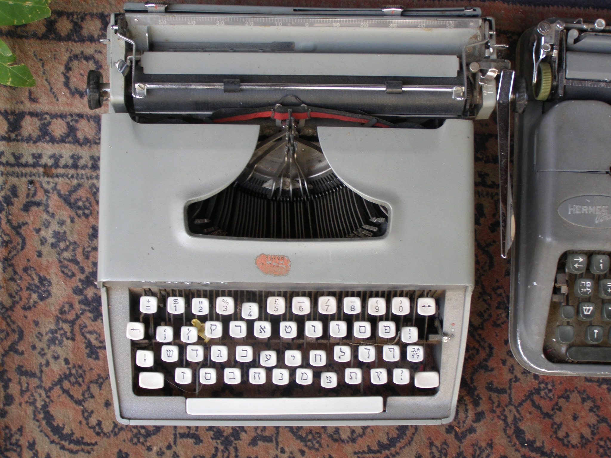 print, writing, communication, the past, alphabet, office, analog, indoors, text, machinery, obsolete, typewriter, history, retro Styled, 1080P, typescript, HD Wallpaper