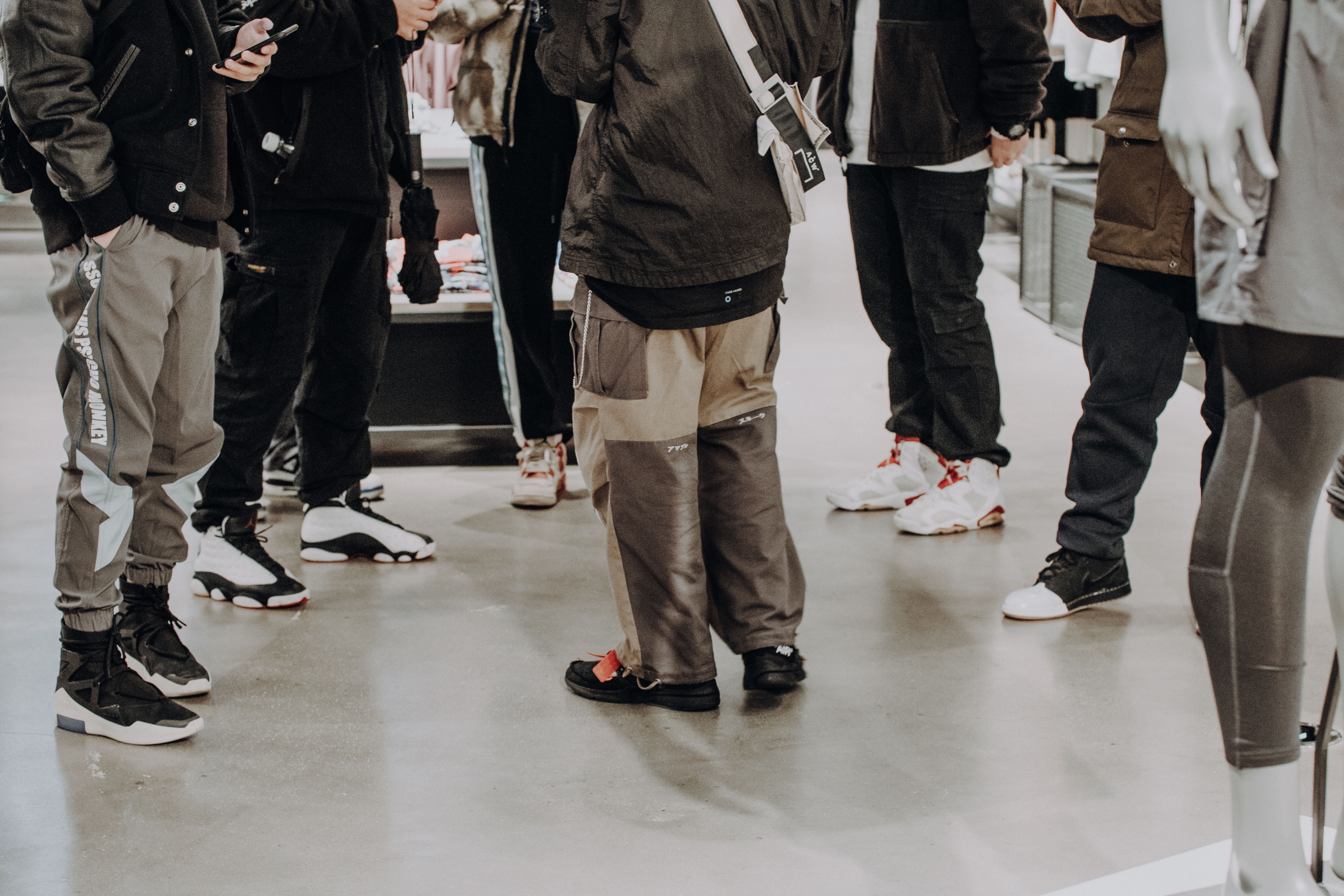 men, running shoe, festival, group of people, casual clothing, people, shoe, low section, floor, human leg, overcoat, wearing, day, human, footwear, crowd, HD Wallpaper