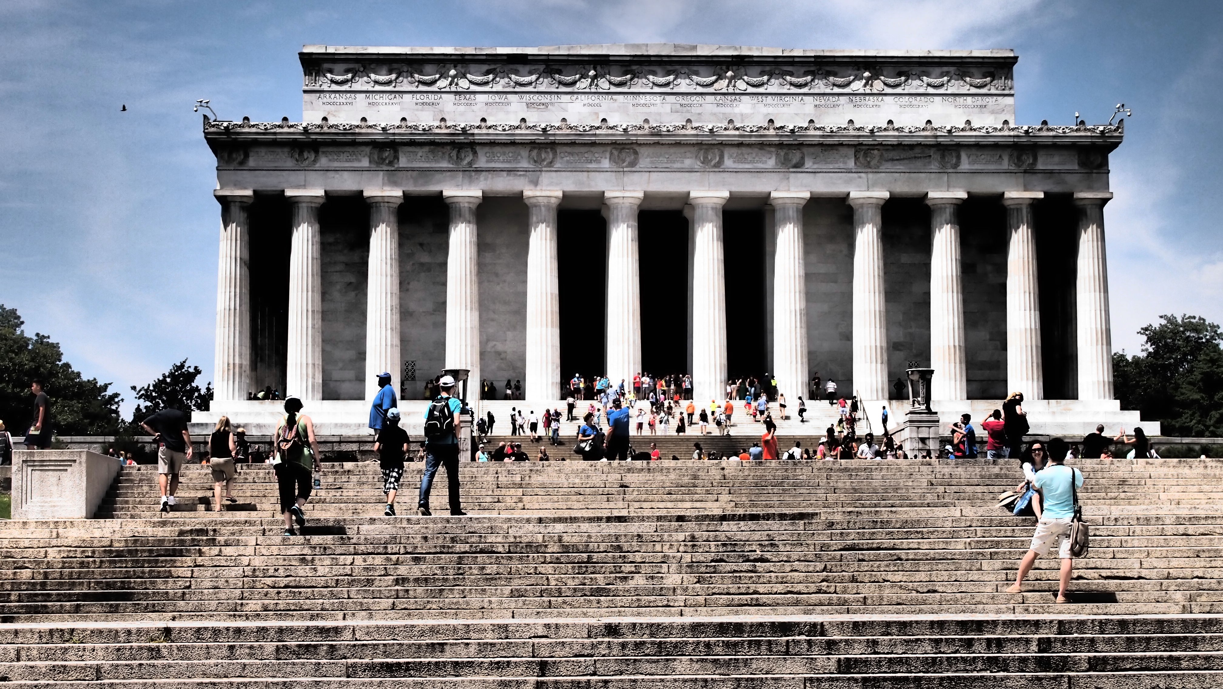 building exterior, women, neo-classical, building, stairs, travel, concrete, architecture, the past, history, travel destinations, staircase, city, lincoln memorial, HD Wallpaper