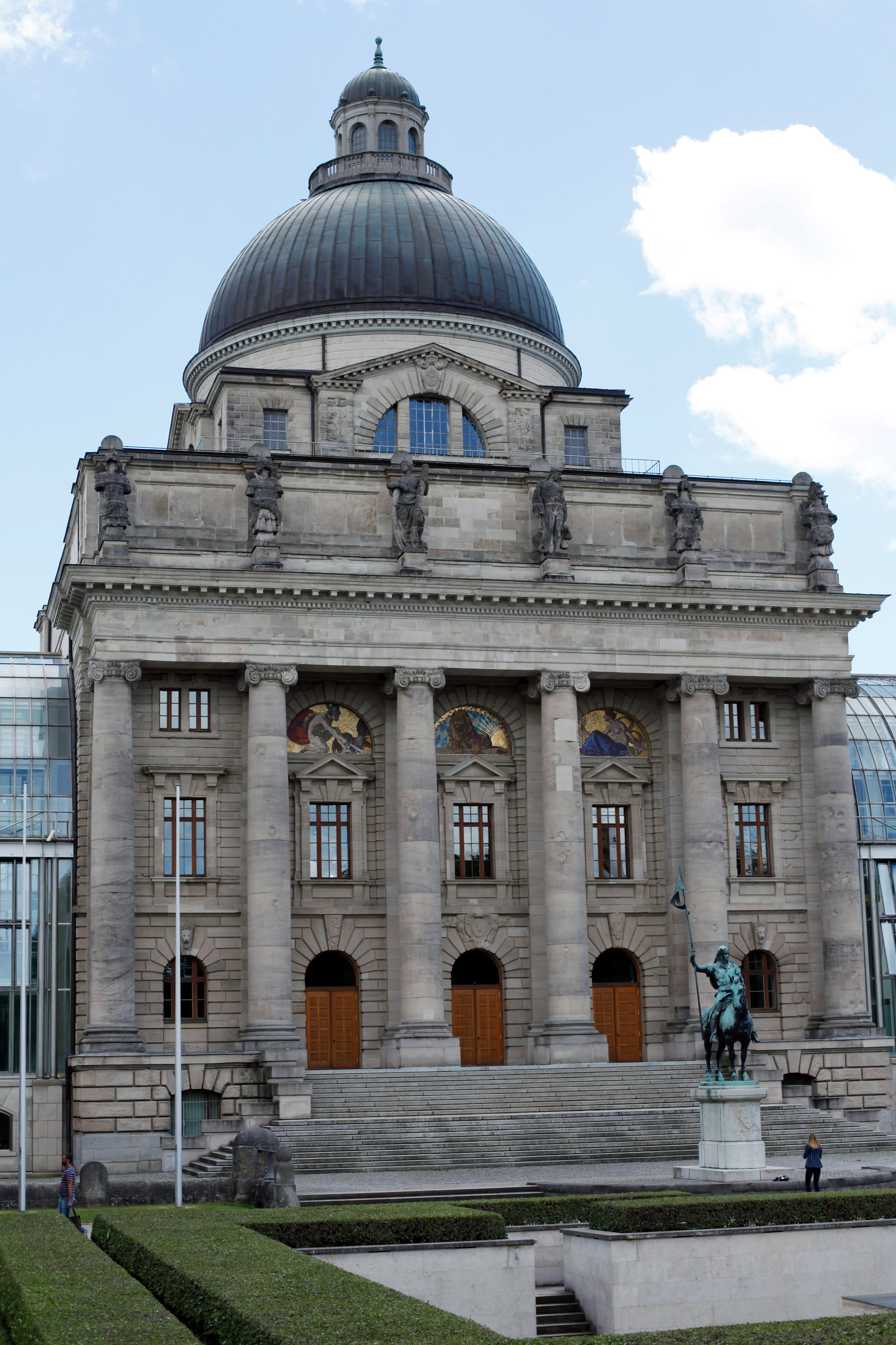 city, pompäs, nature, seat of government, facade, equestrian statue, places of interest, state chancellery, incidental people, bavaria, tourism, built structure, Phone HD Wallpaper
