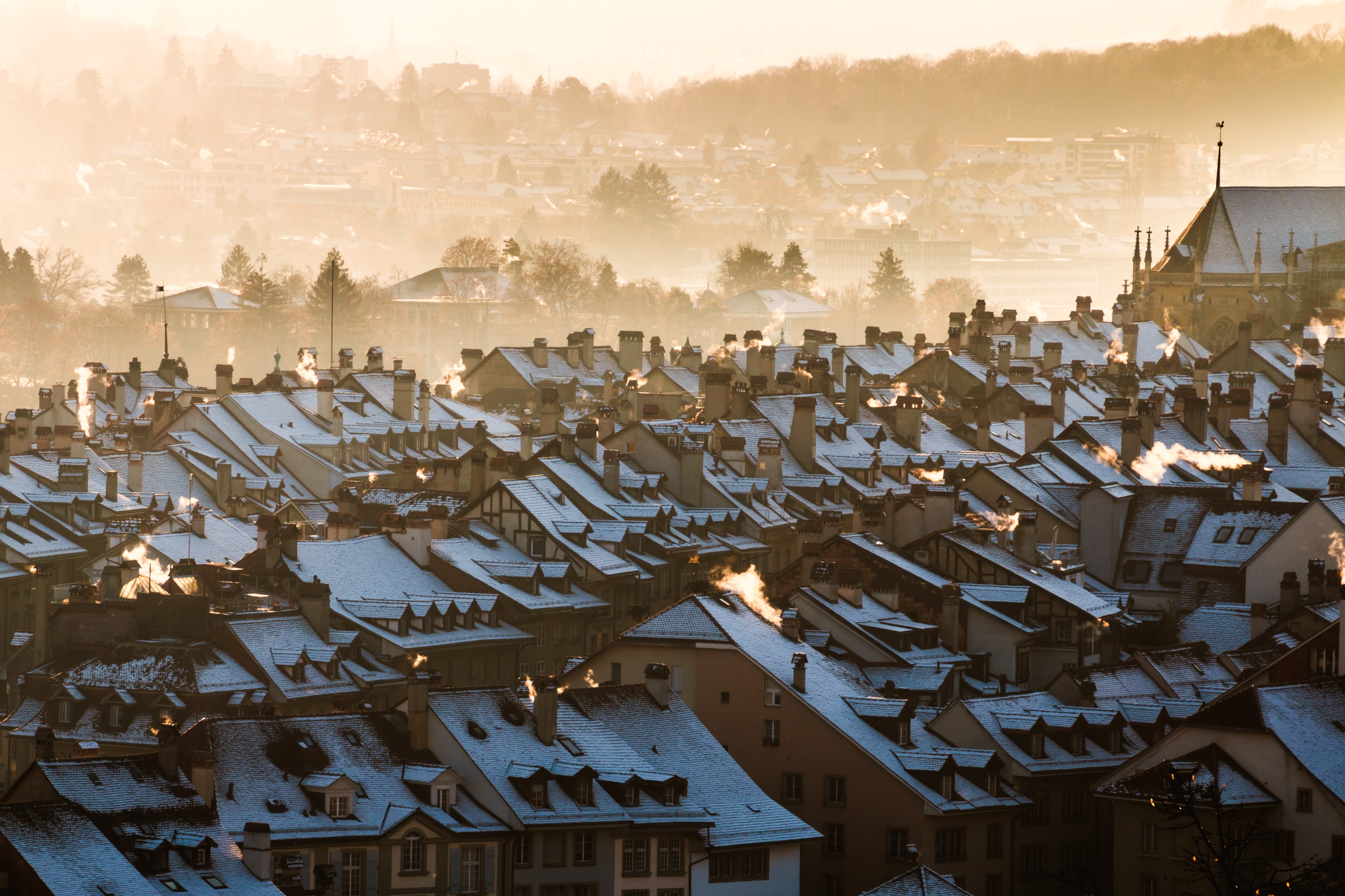 bridge, crowd, house, building, light, switzerland, wintry, crowded, sky, area, fog, flock of birds, city, bern, chimney, residential building, high angle view, HD Wallpaper