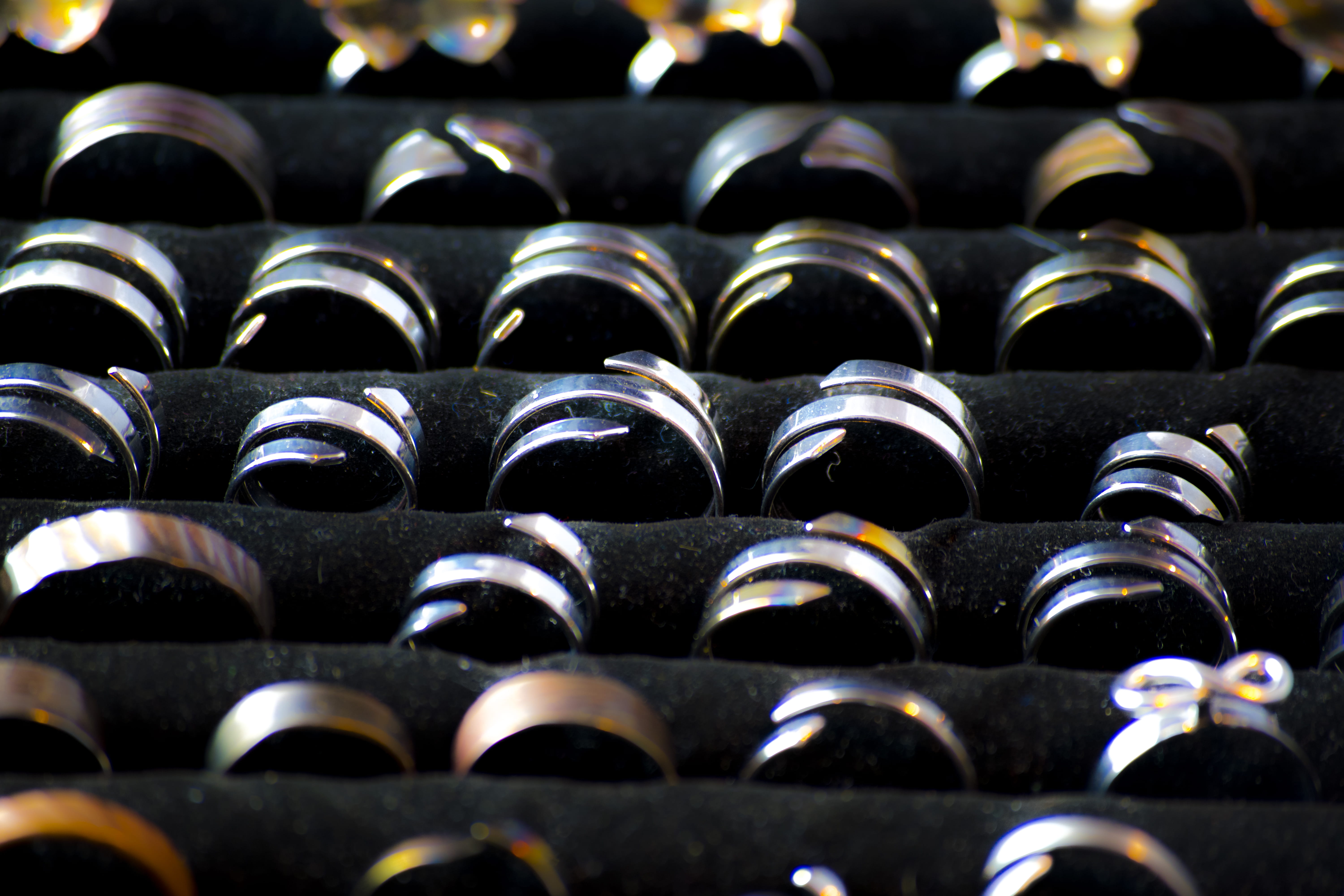 iron, focus on foreground, 5K, ammunition, rack, indoors, beverage, elia clerici, side by side, ielix, steel, order, food, bottle, clothing, confectionery, HD Wallpaper