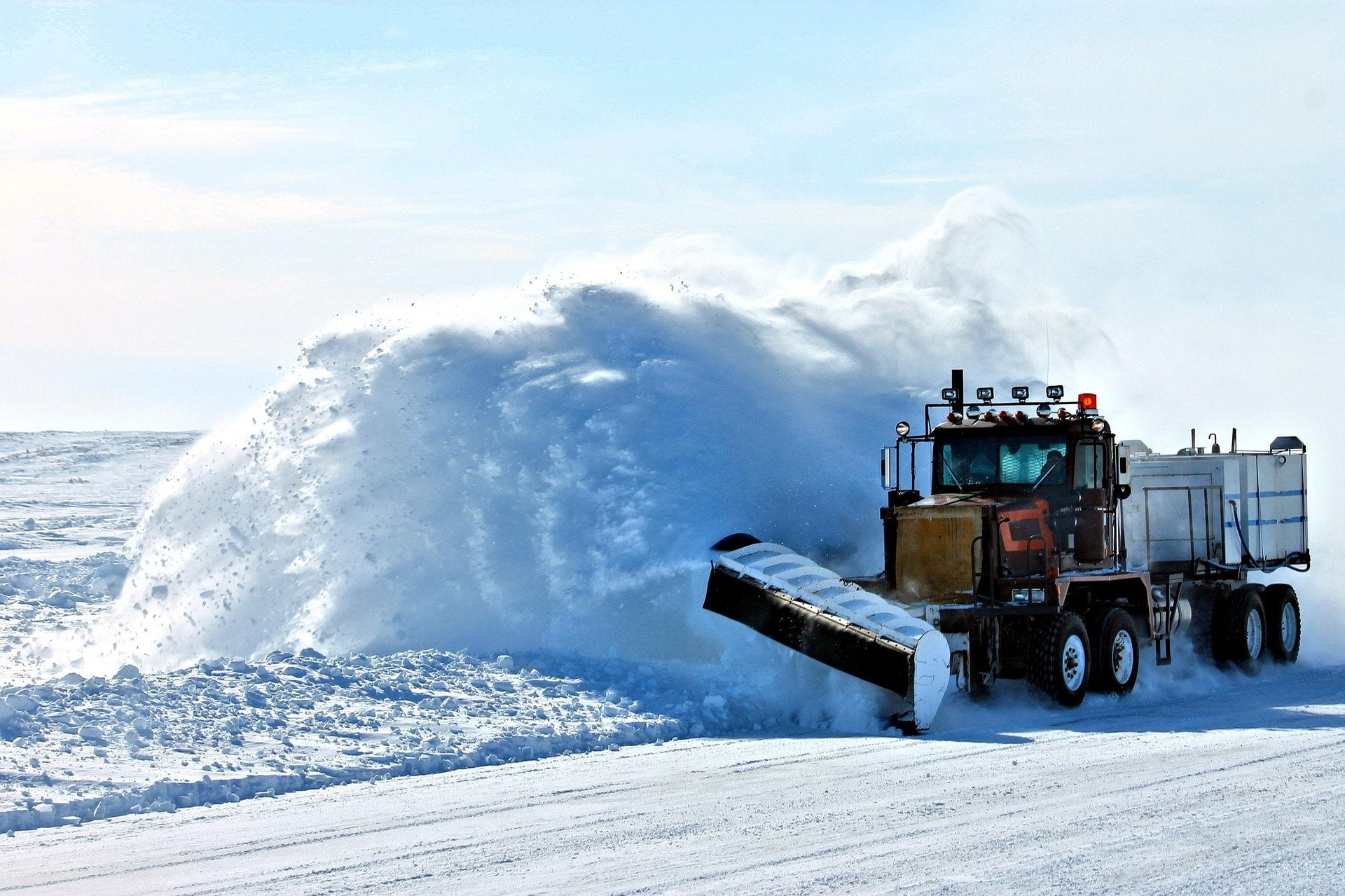 nature, smoke - physical structure, land vehicle, Vehicles, motion, sea, Winter, no people, land, truck, day, Snowplow, sky, power in nature, outdoors, HD Wallpaper