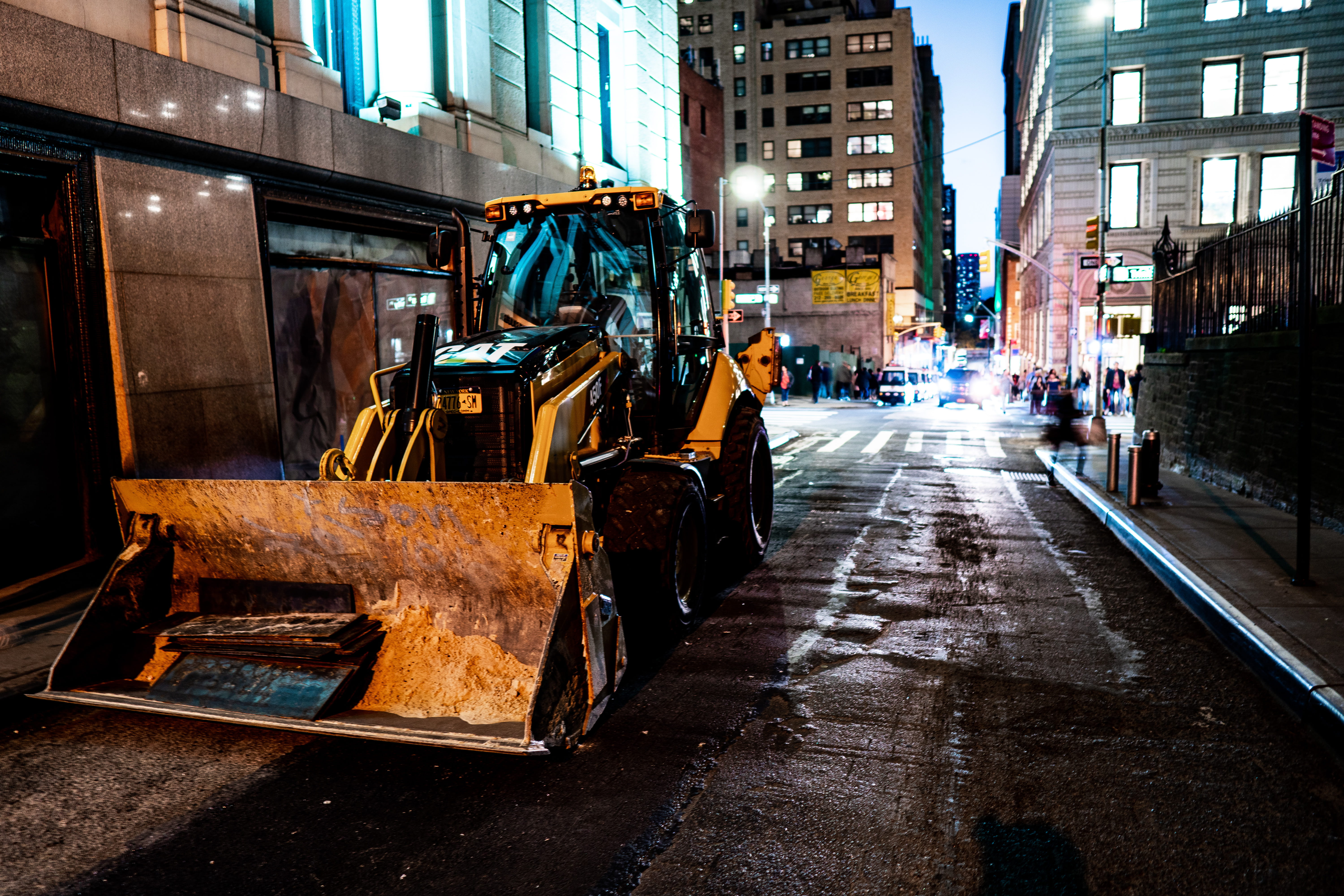 illuminated, rain, light, construction industry, wet, built structure, traffic light, outdoors, downtown, the way forward, tractor, human, road, architecture, HD Wallpaper