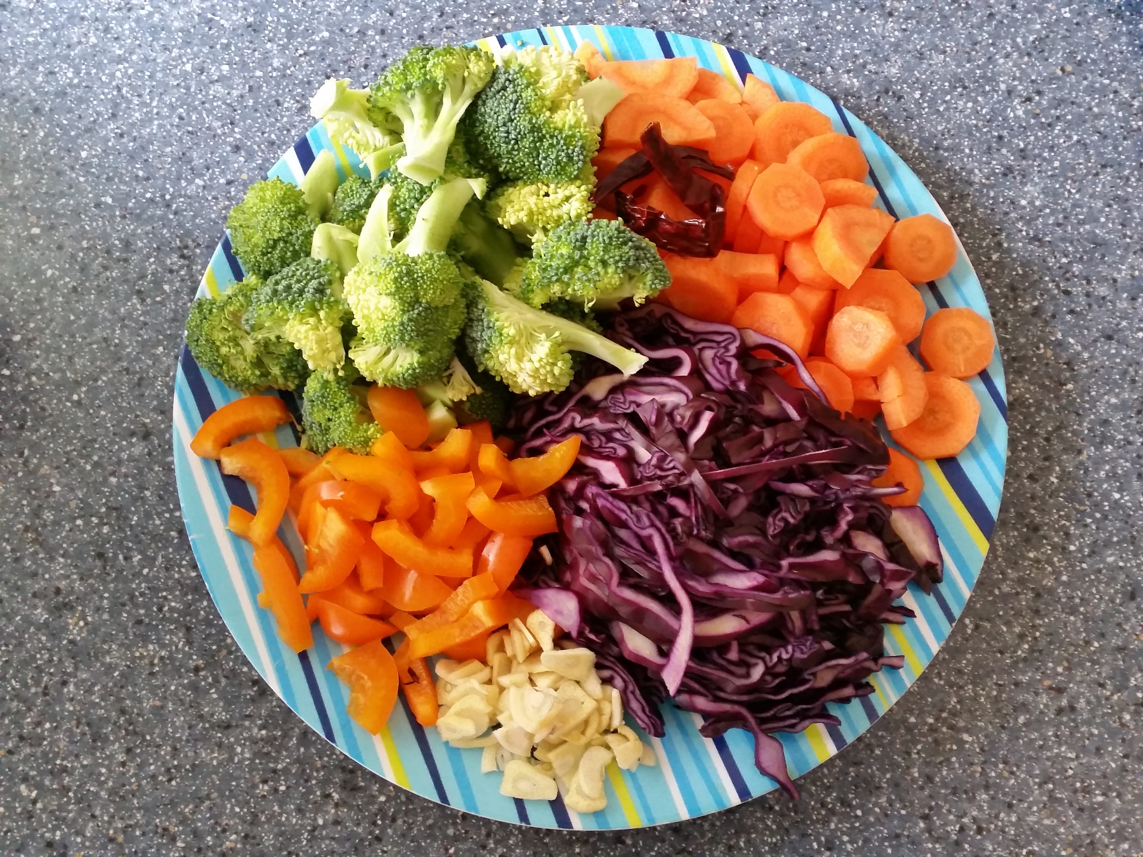 ready-to-eat, vegetarian food, stir fry, vegetables, fresh, chopped, high angle view, food and drink, no people, directly above, vegetarian, root vegetable, HD Wallpaper