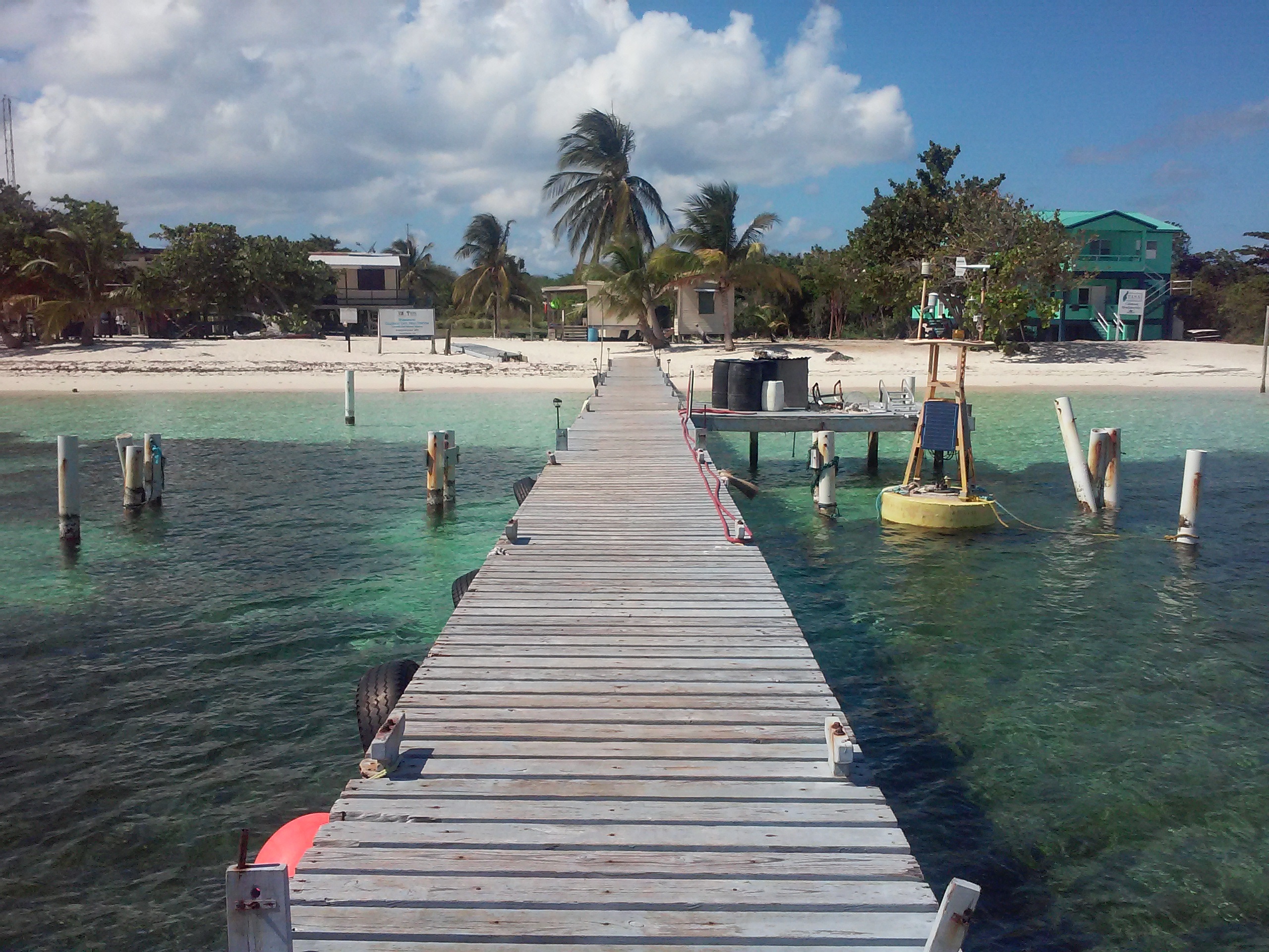 day, dock, calabash caye, tourism, incidental people, holiday, scenic, beach, nature, cloud - sky, built structure, sky, island, coast, ocean, 2K, summer, HD Wallpaper