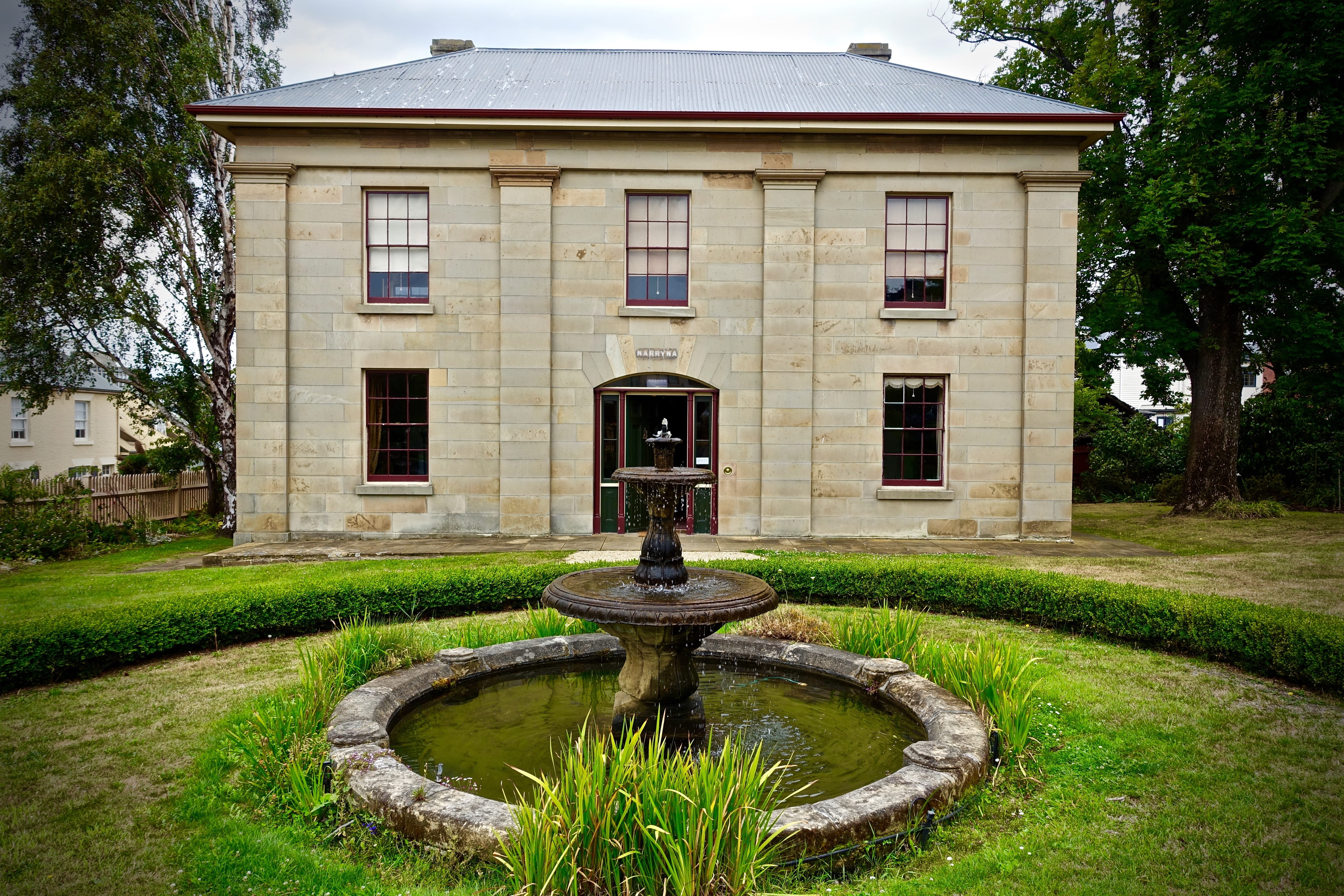 water, nature, day, formal garden, landmark, window, grass, residential district, building, tree, narryna house, no people, green color, luxury, building exterior, HD Wallpaper