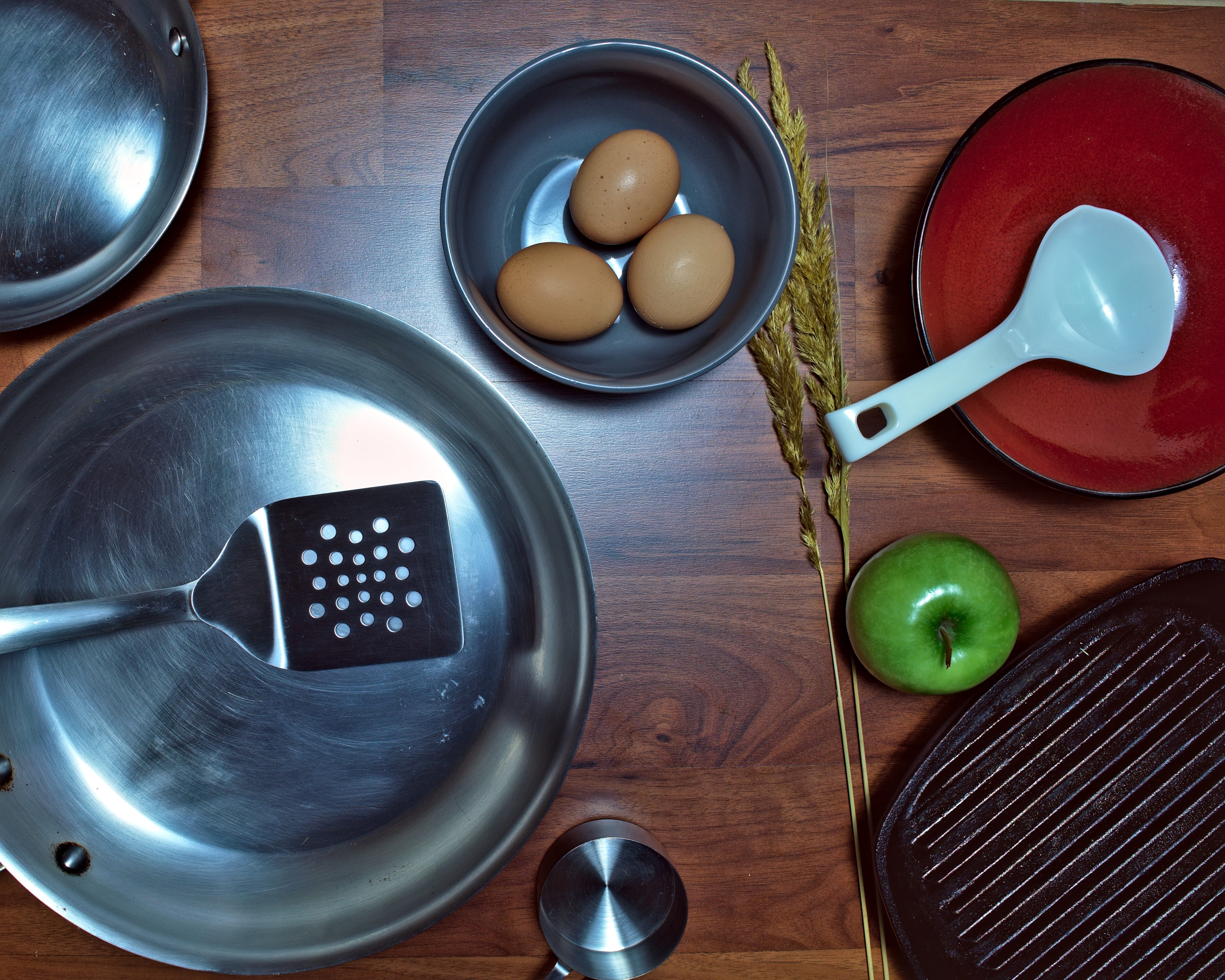 wellbeing, cooking, healthy eating, freshness, household equipment, tray, 4K, apple, health, eating utensil, spoon, table, cutting board, cook, egg, spatula, HD Wallpaper