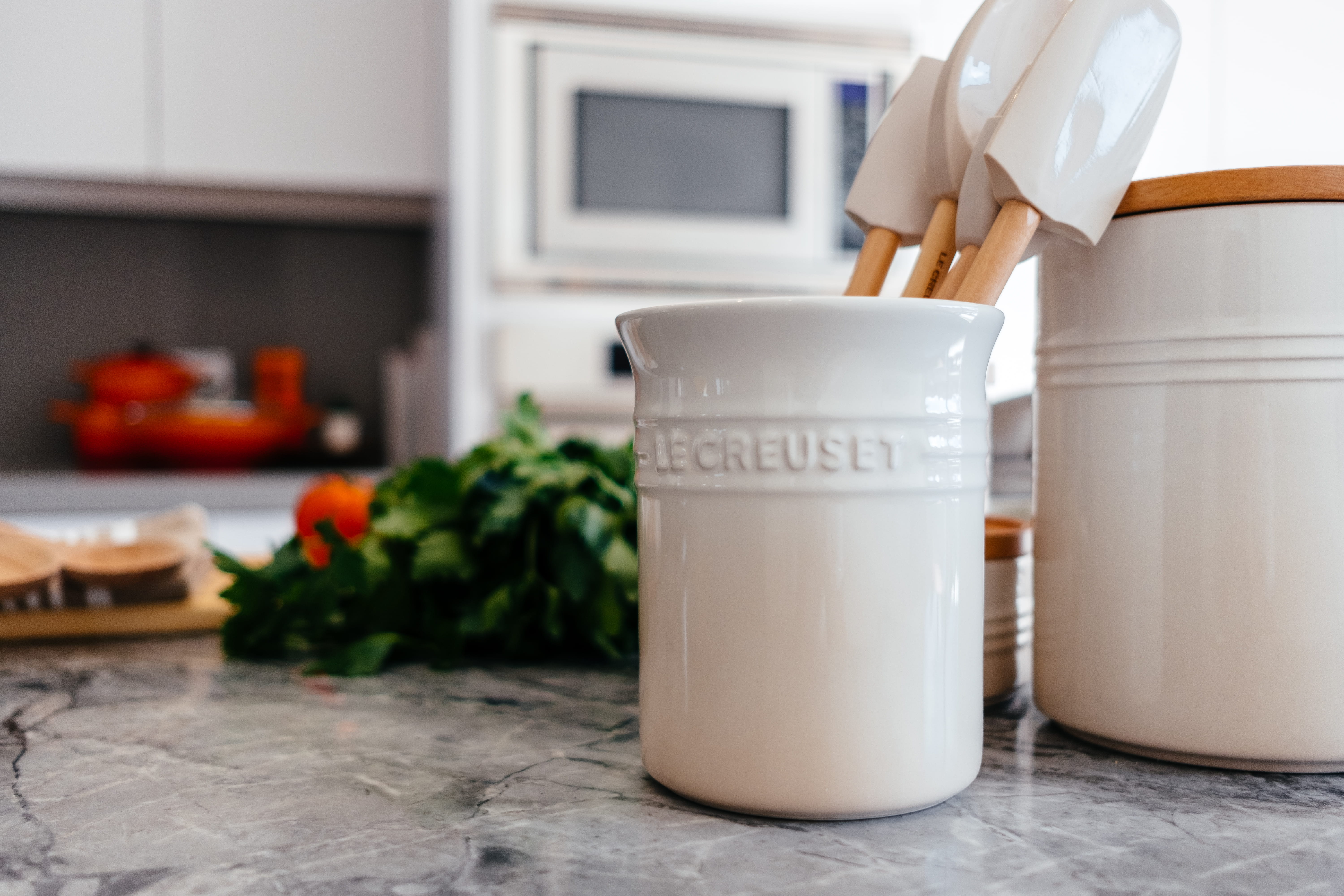 spatula, preparing food, preparation, jar, cleaning, domestic kitchen, art, herb, wellbeing, domestic room, indoors, wood - material, washing, drink, utensils, HD Wallpaper