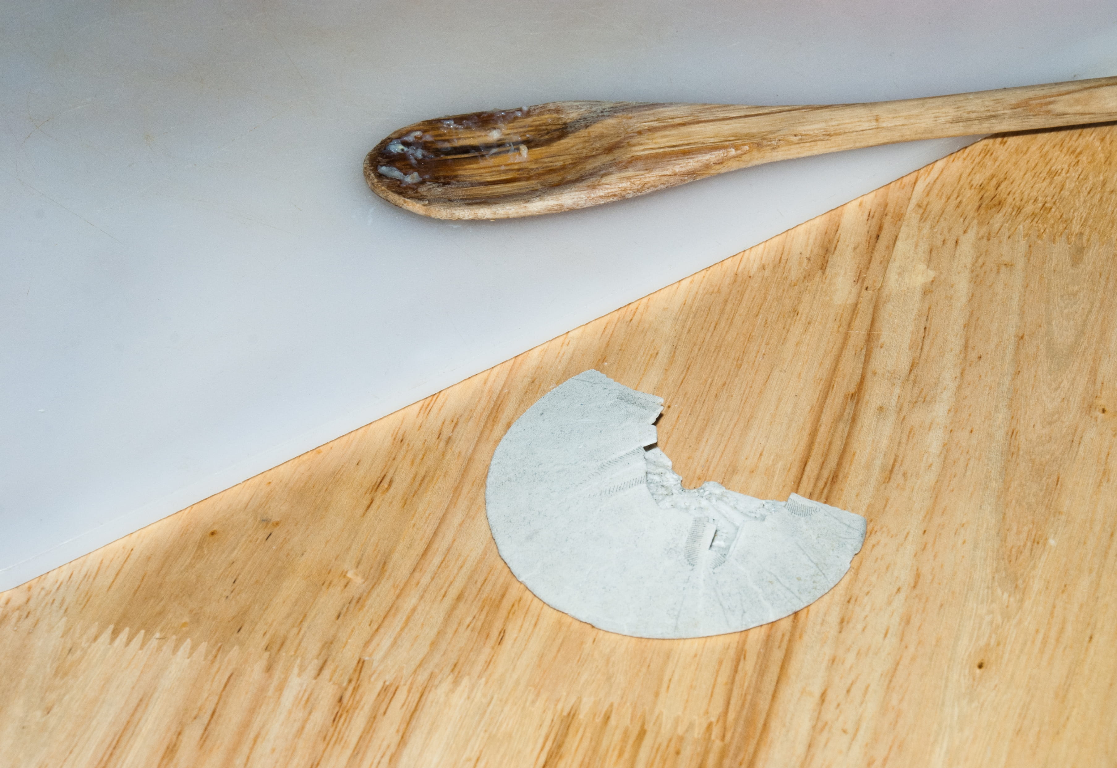 indoors, no people, cutting board, wood - material, calories, still life, winter, unusual eating, lunch, table, sea shell, hardwood floor, positive emotion, HD Wallpaper