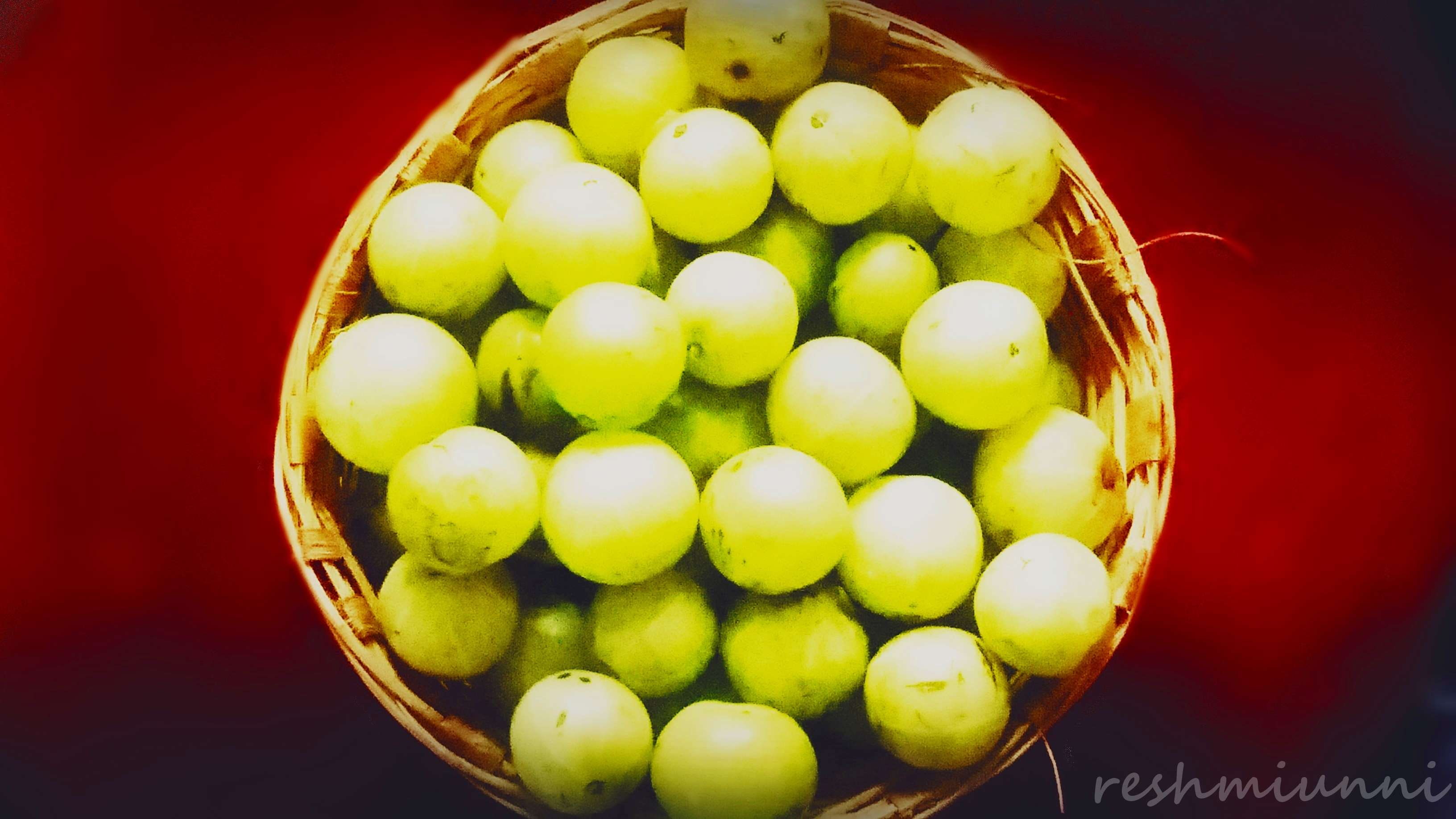 gooseberries, basket, no people, green, green color, wellbeing, abundance, close-up, food, 2K, grape, indoors, healthy eating, fruit, directly above, freshness, HD Wallpaper