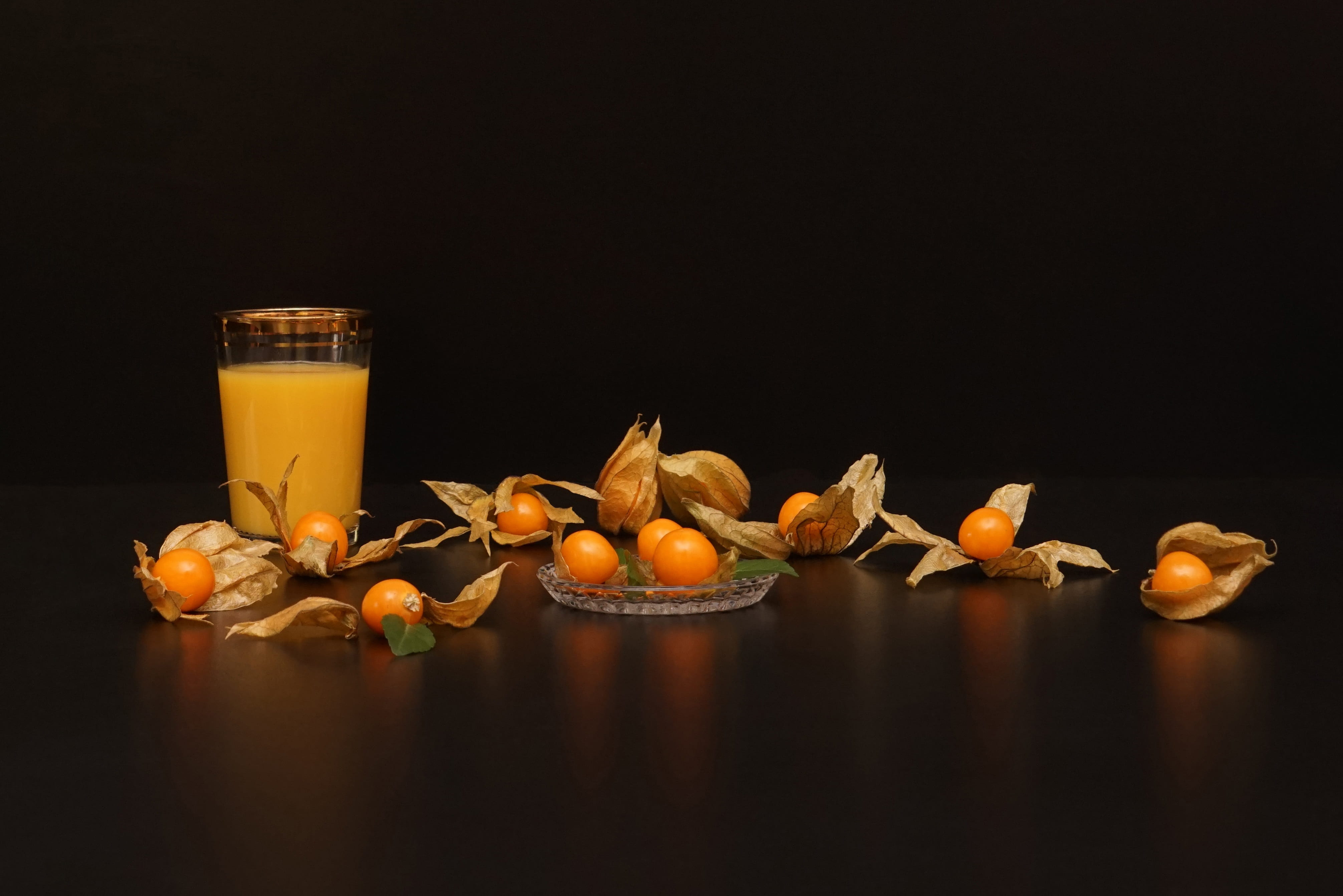 physalis, refreshment, drinking, fruit, andes cherry, studio shot, orange - fruit, tasty, no people, indoors, orange, ground black, wooden, cape gooseberry, HD Wallpaper
