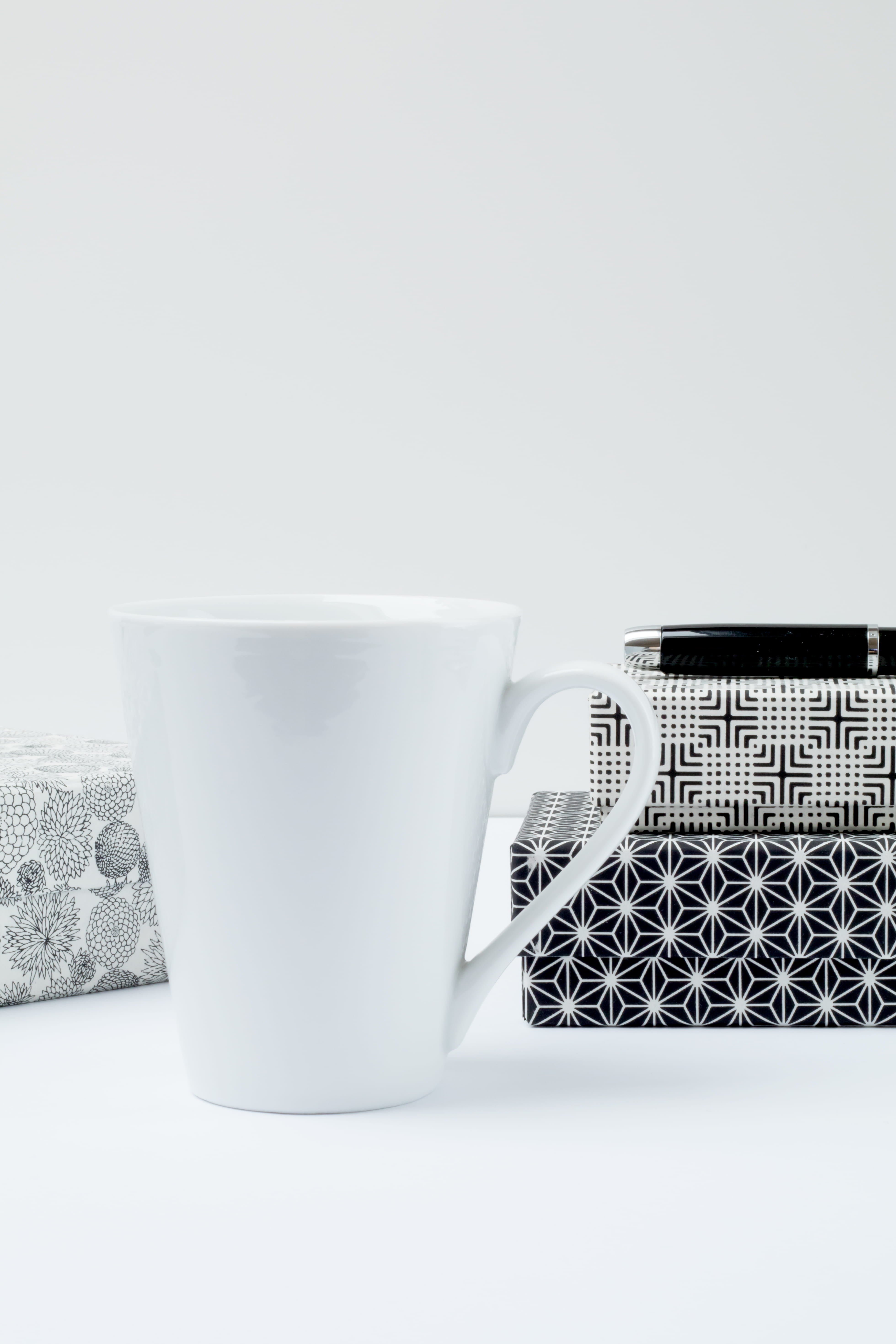 texture, no people, studio shot, container, still life, design, refreshment, crockery, desk styling, simplicity, hot drink, white mug, boxes, table, white color, Phone HD Wallpaper
