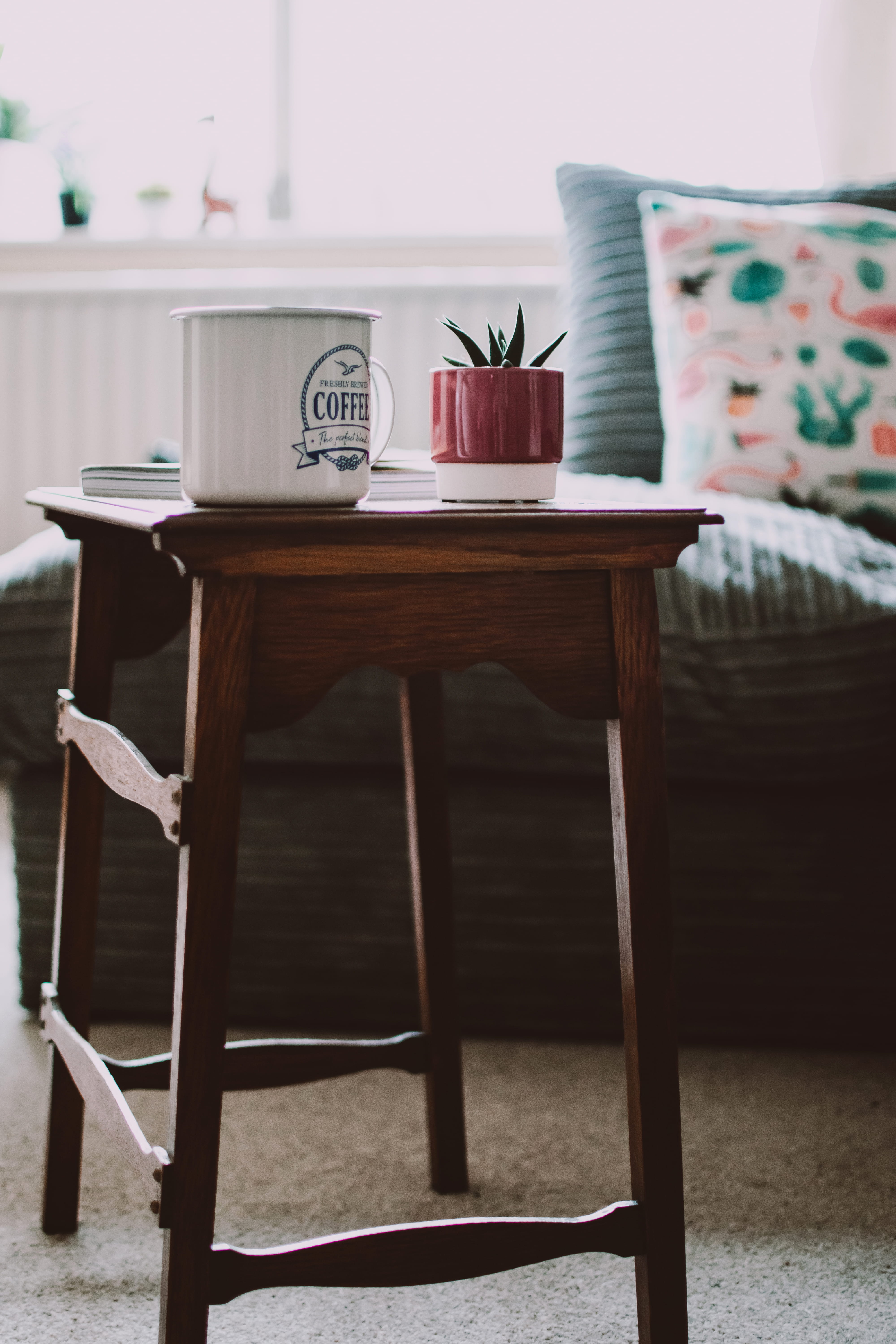refreshment, coffee mug, still life, wood - material, modern, cup, coffee, absence, interior, selective, wooden, day, food and drink, design, wood, stool, Phone HD Wallpaper