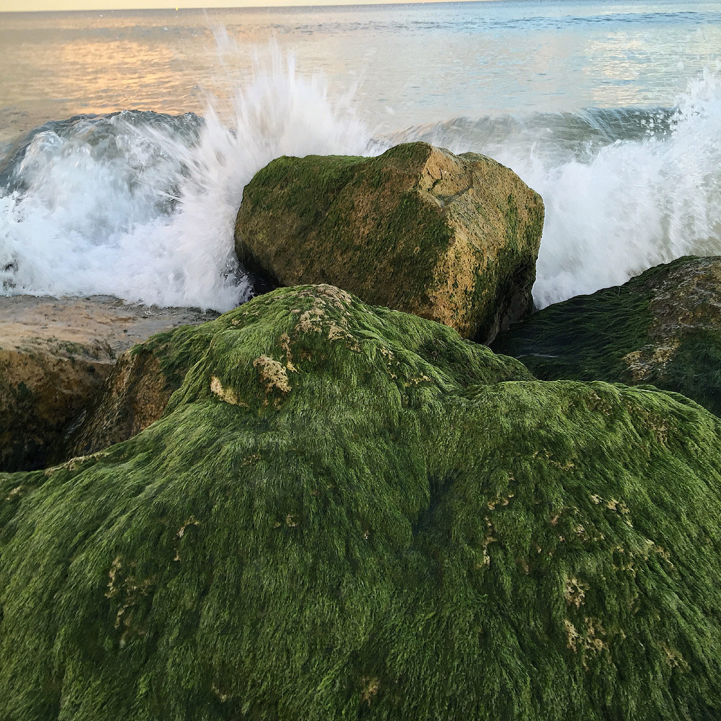 power in nature, scenics - nature, sport, hitting, aquatic sport, motion, no people, wave, outdoors, sea, 1080P, beach, breaking, rock - object, solid, Phone HD Wallpaper