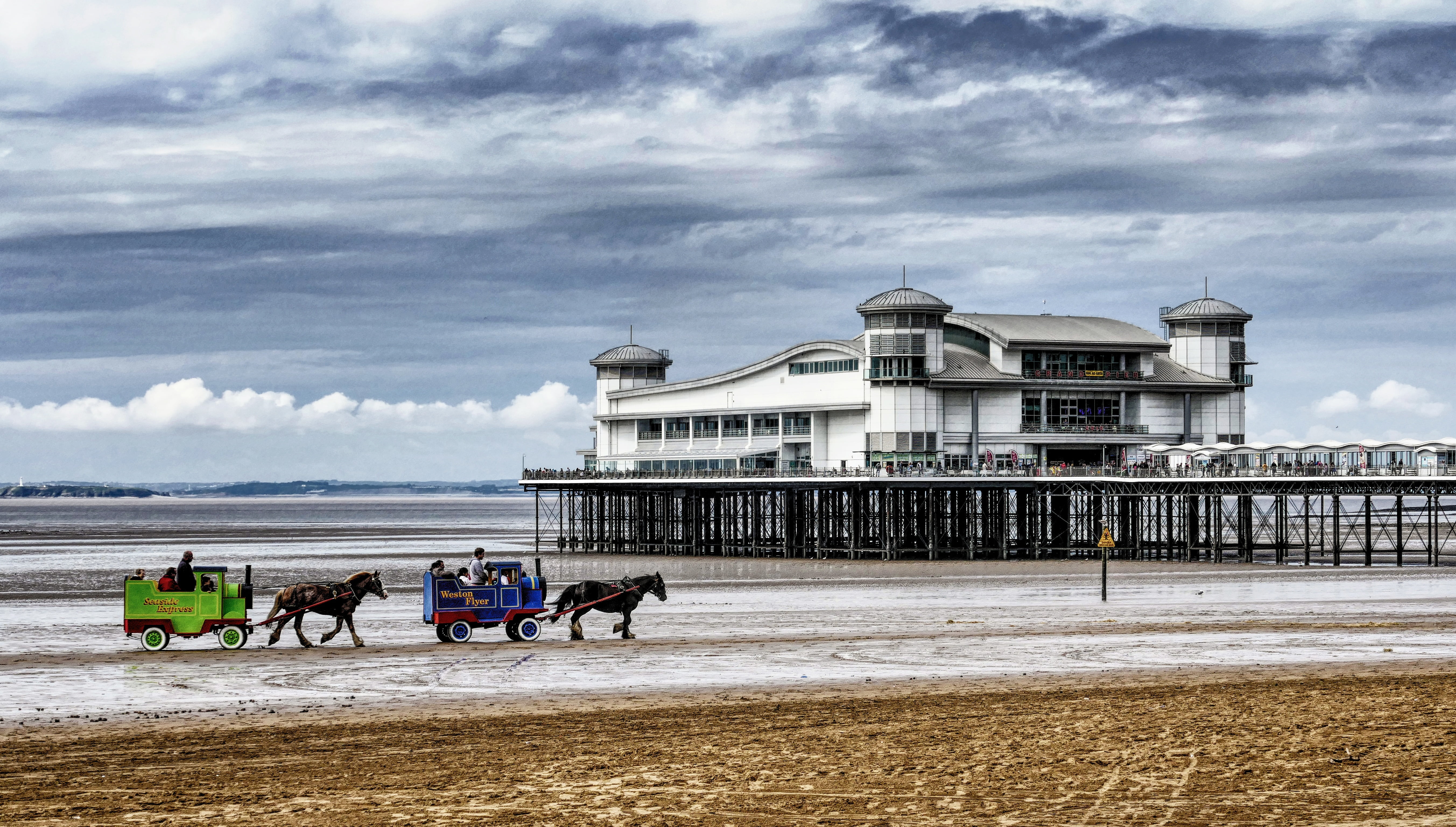 british, architecture, super, mare, severn, tourism, bristol, building exterior, horse, ocean, water, animal, outdoors, group of people, holiday, old, resort, HD Wallpaper
