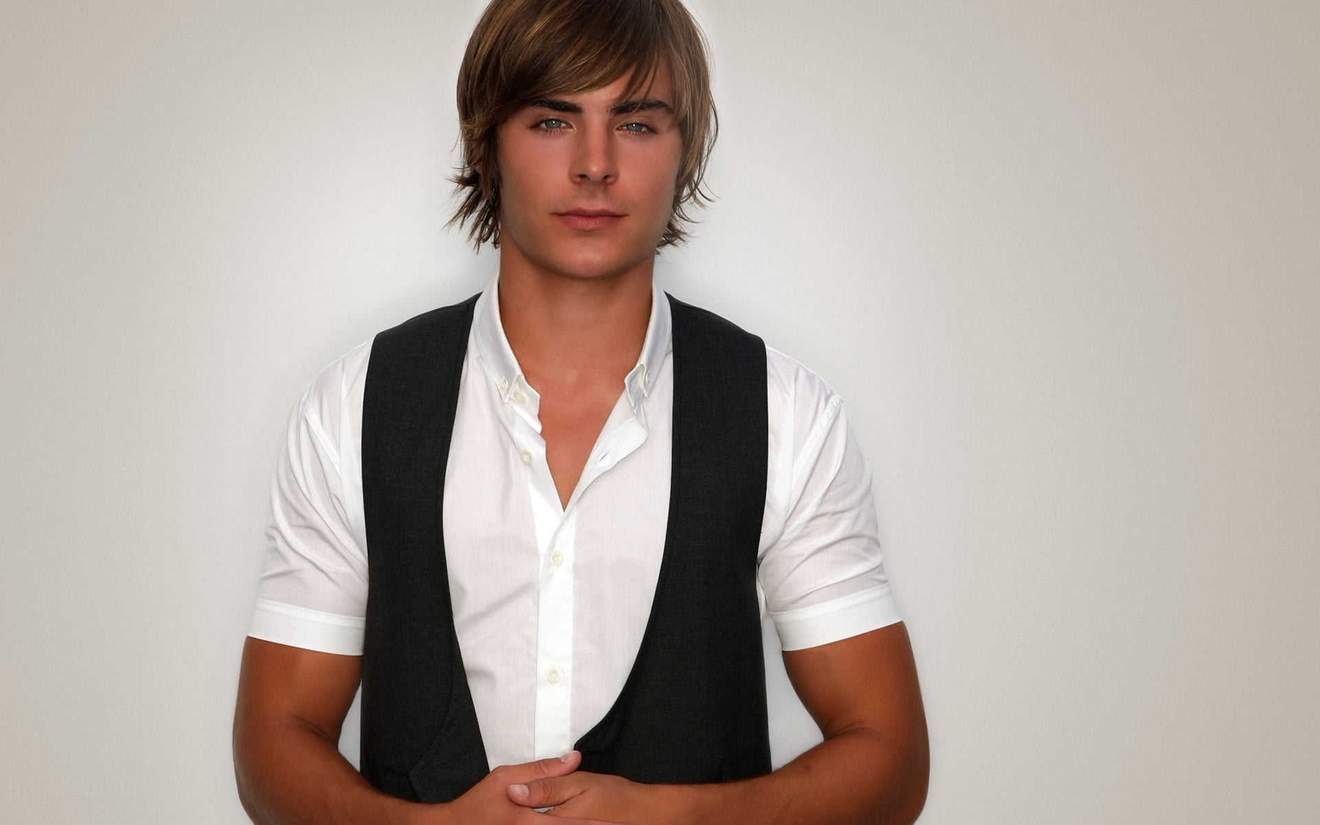 zac efron, blond Hair, front View, fashion, real People, looking, teenager, people, young Adult, looking At Camera, adult, males, facial Expression, beautiful, HD Wallpaper