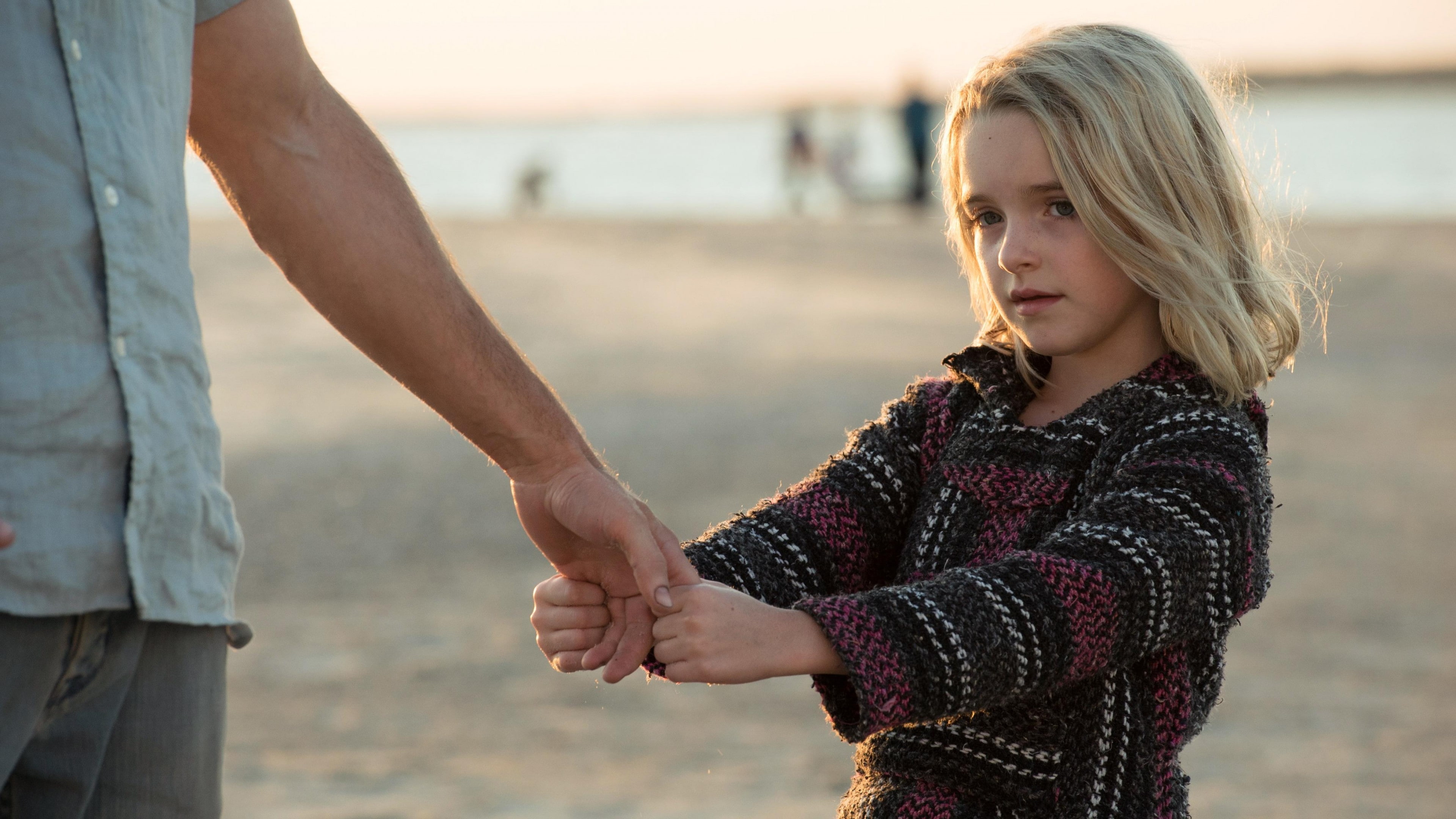 Mckenna Grace, girl, 4K, hand, holding, Gifted, 4k, HD Wallpaper
