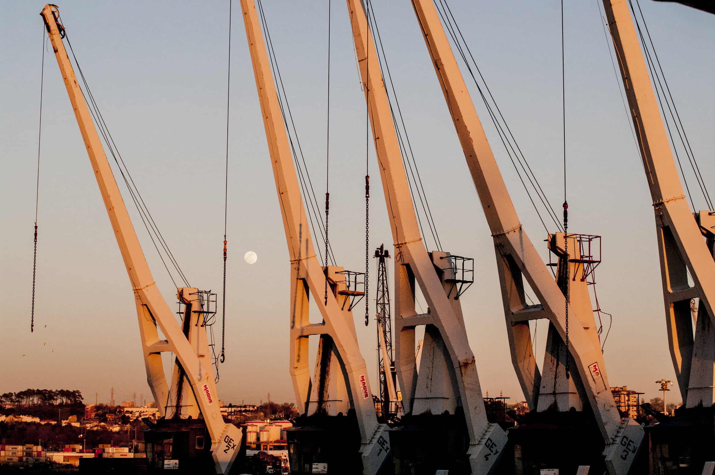 dock, mast, outdoors, night, nature, commercial dock, gru, architecture, crane - construction machinery, machinery, chain, rigging, portugal, port, 1080P, HD Wallpaper