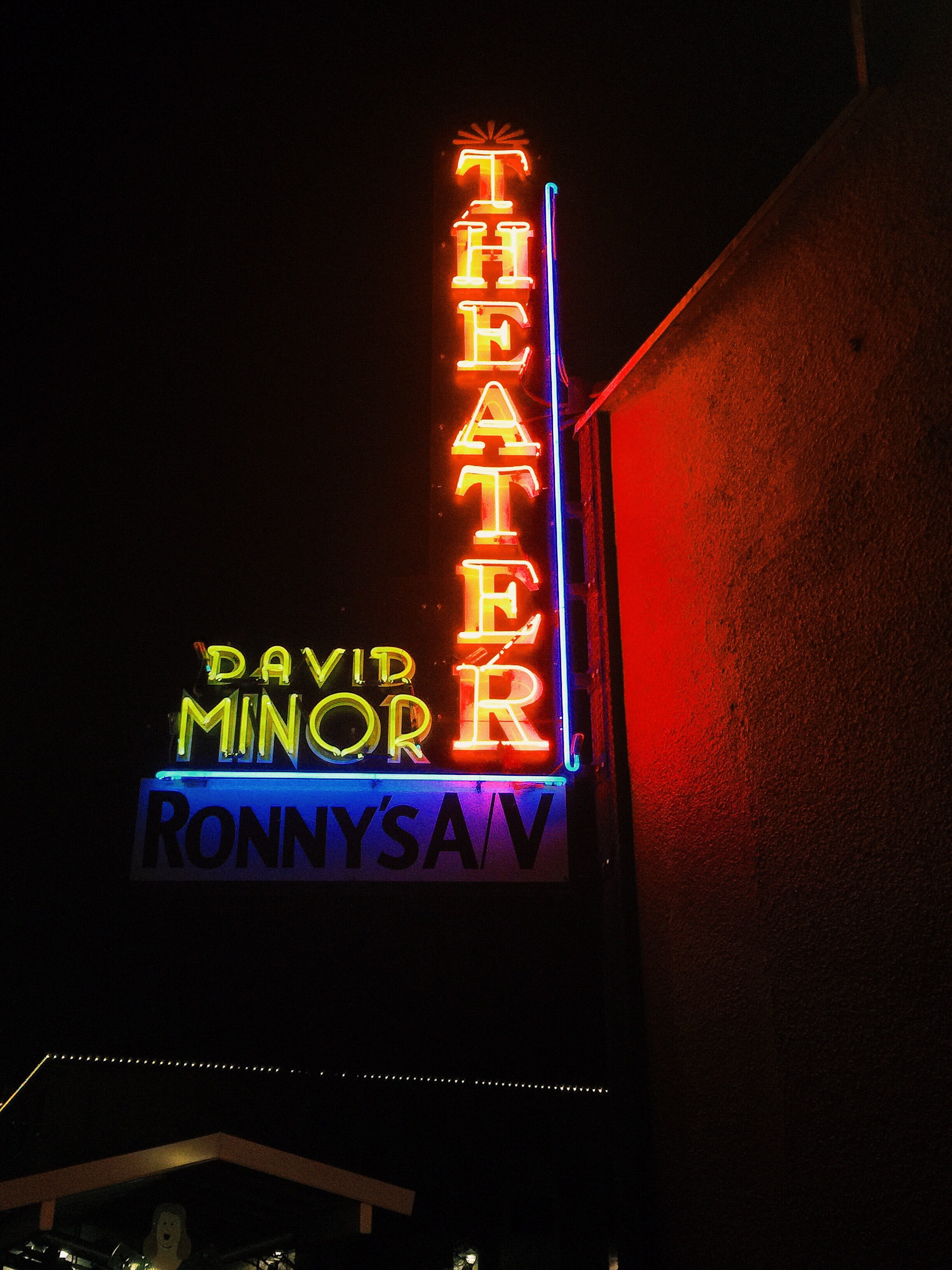 outdoors, movie theater, night out, glowing, guidance, neon light, communication, illuminated, 2K, neon sign, building exterior, date night, sign, retro, Phone HD Wallpaper