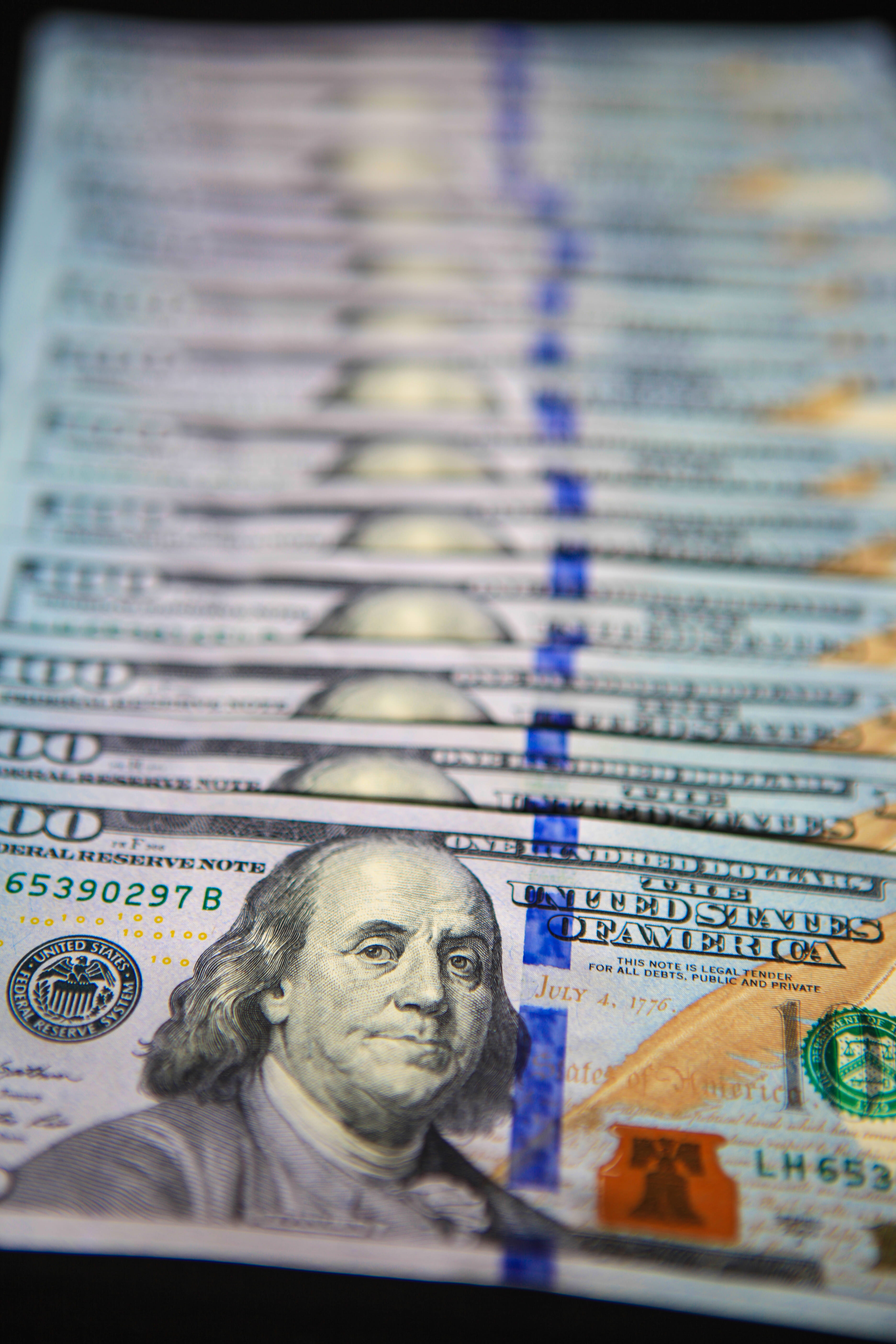 exchange rate, selective focus, bank-note, bills, investment, dollars, 100, green, design, 5K, financial, hundred, us, banking, success, finance, full frame, Phone HD Wallpaper