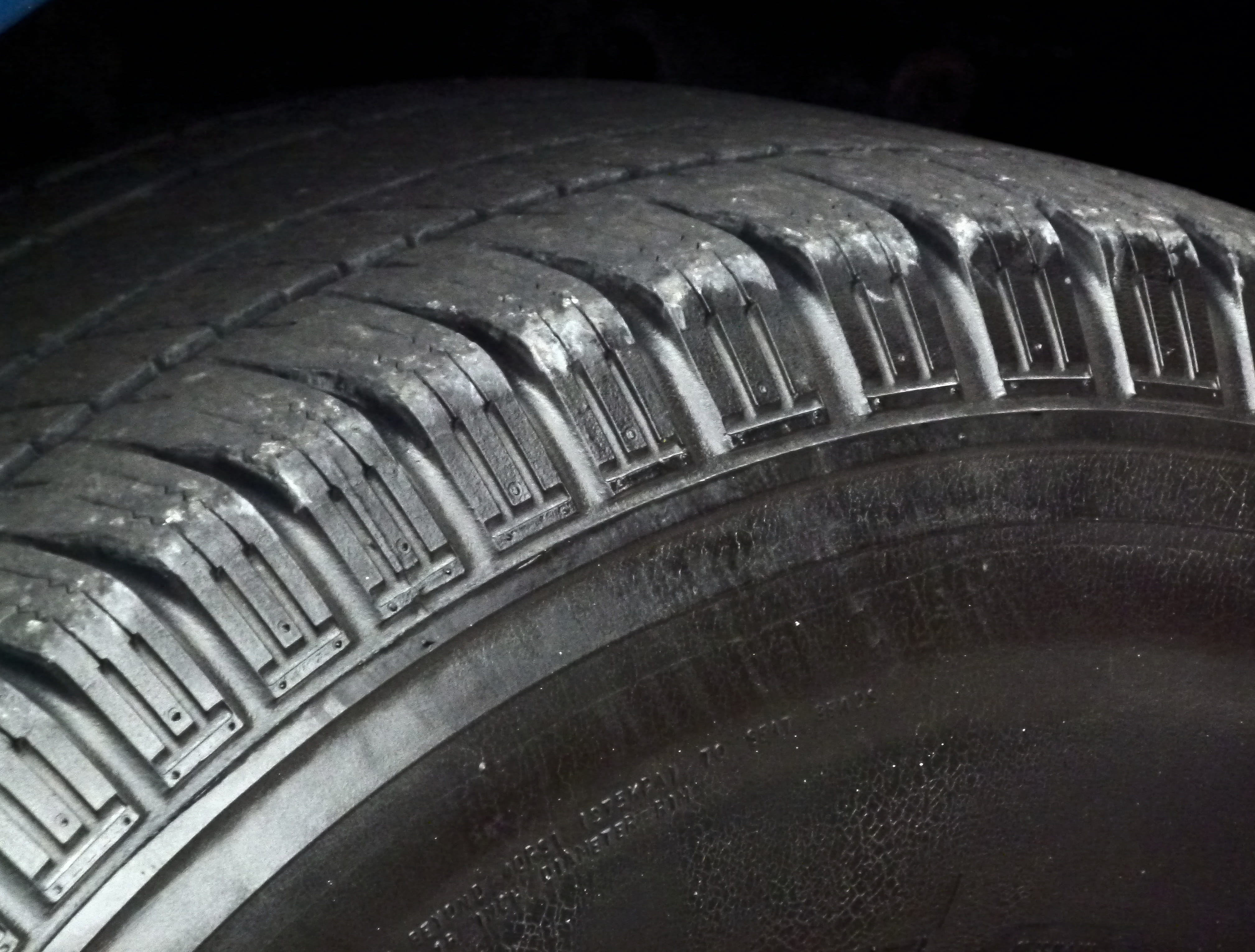 transportation, close-up, rubber, shiny, outdoors, tire, in a row, no people, vehicle, alloy, rites, metal, steel, 4K, tread, silver colored, pattern, HD Wallpaper