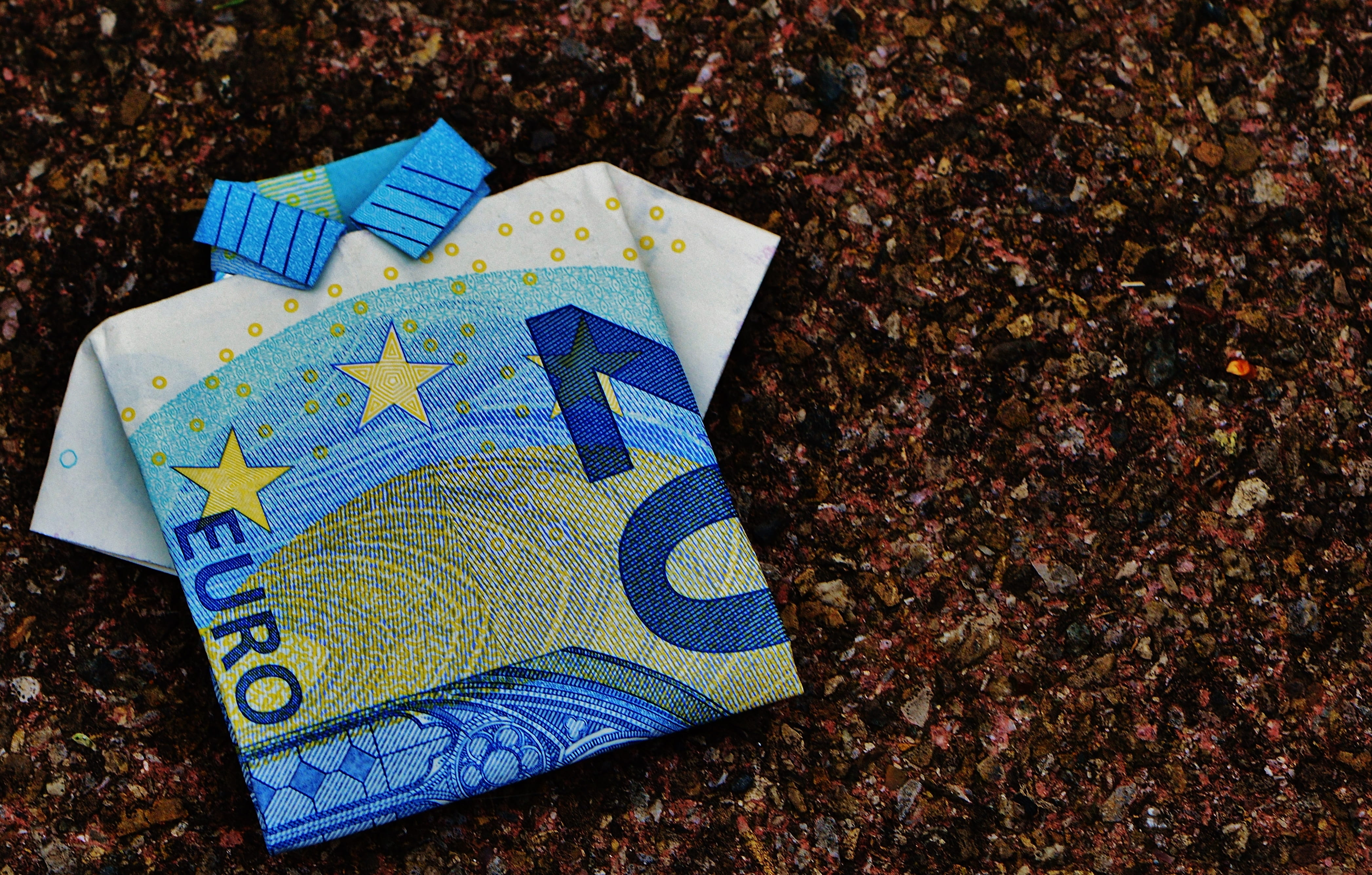 wealth, floral pattern, euro, the last shirt, outdoors, close-up, paper, folded, day, dollar bill, 4K, number, high angle view, currency, no people, paper currency, HD Wallpaper