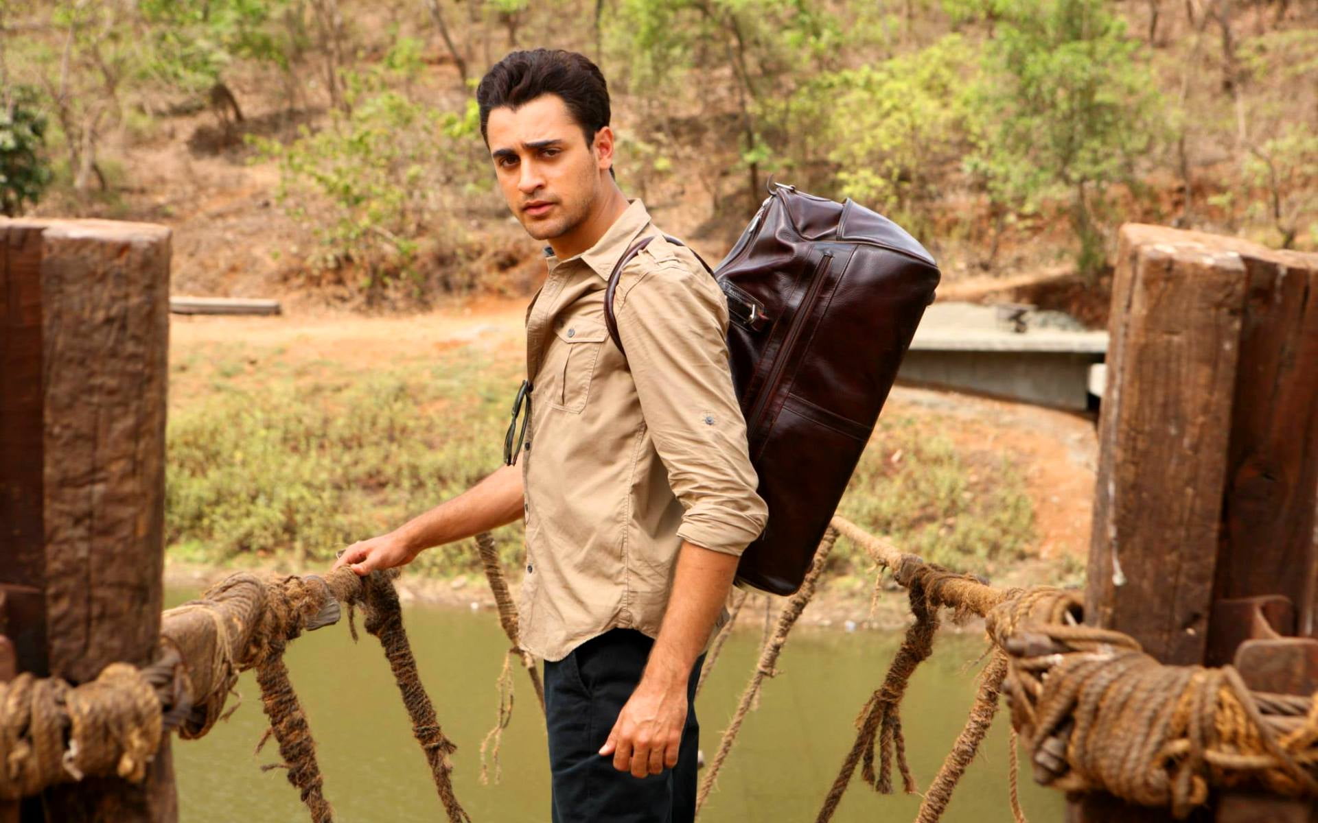 bollywood, khan, wood - material, standing, duffel, gori, imran, three quarter length, holding, Bollywood Movies, Movies, day, outdoors, jacket, young adult, HD Wallpaper