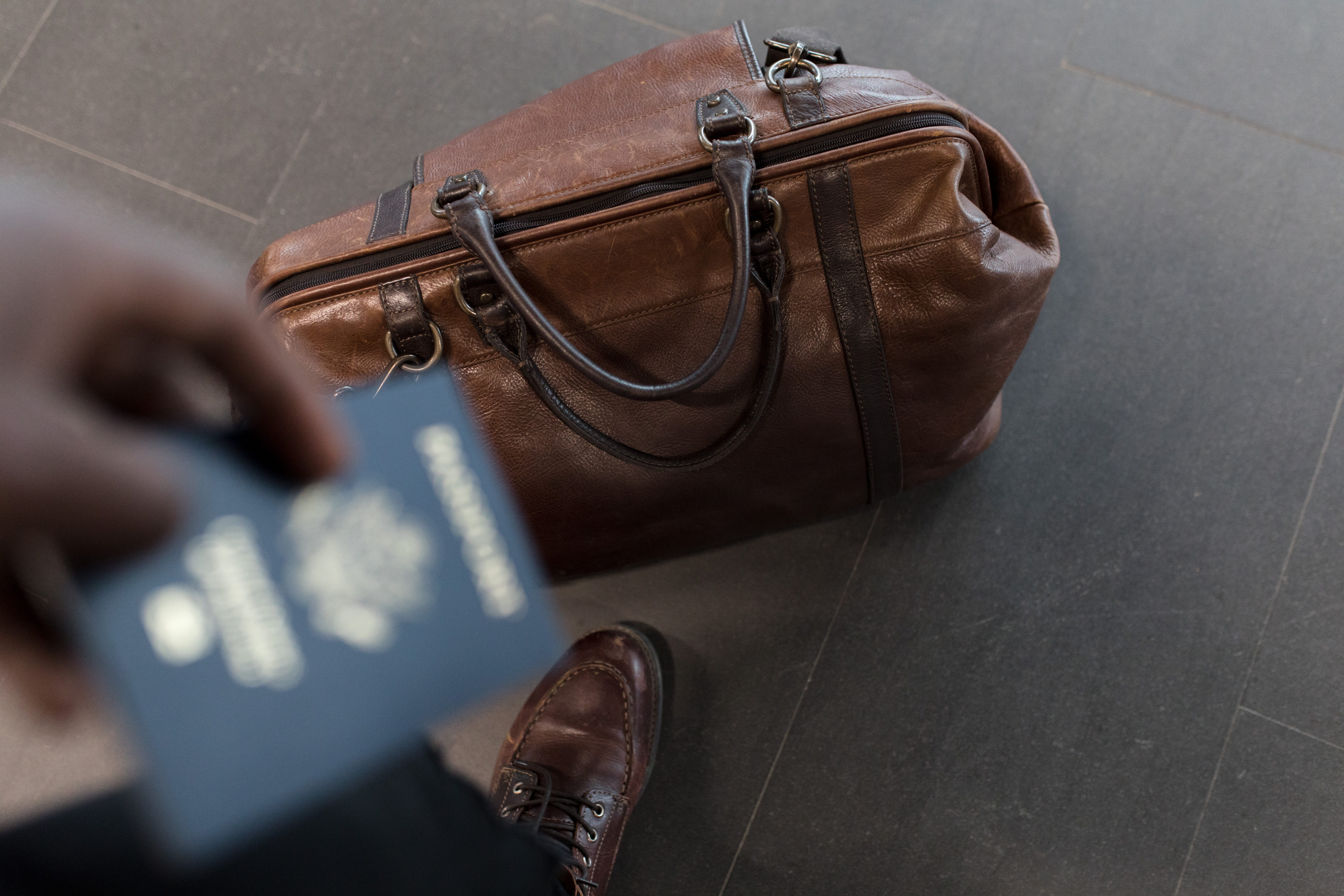 personal perspective, luggage, human body part, retro, body part, selective focus, fashion, duffel, human hand, traveling, close-up, high angle view, briefcase, HD Wallpaper
