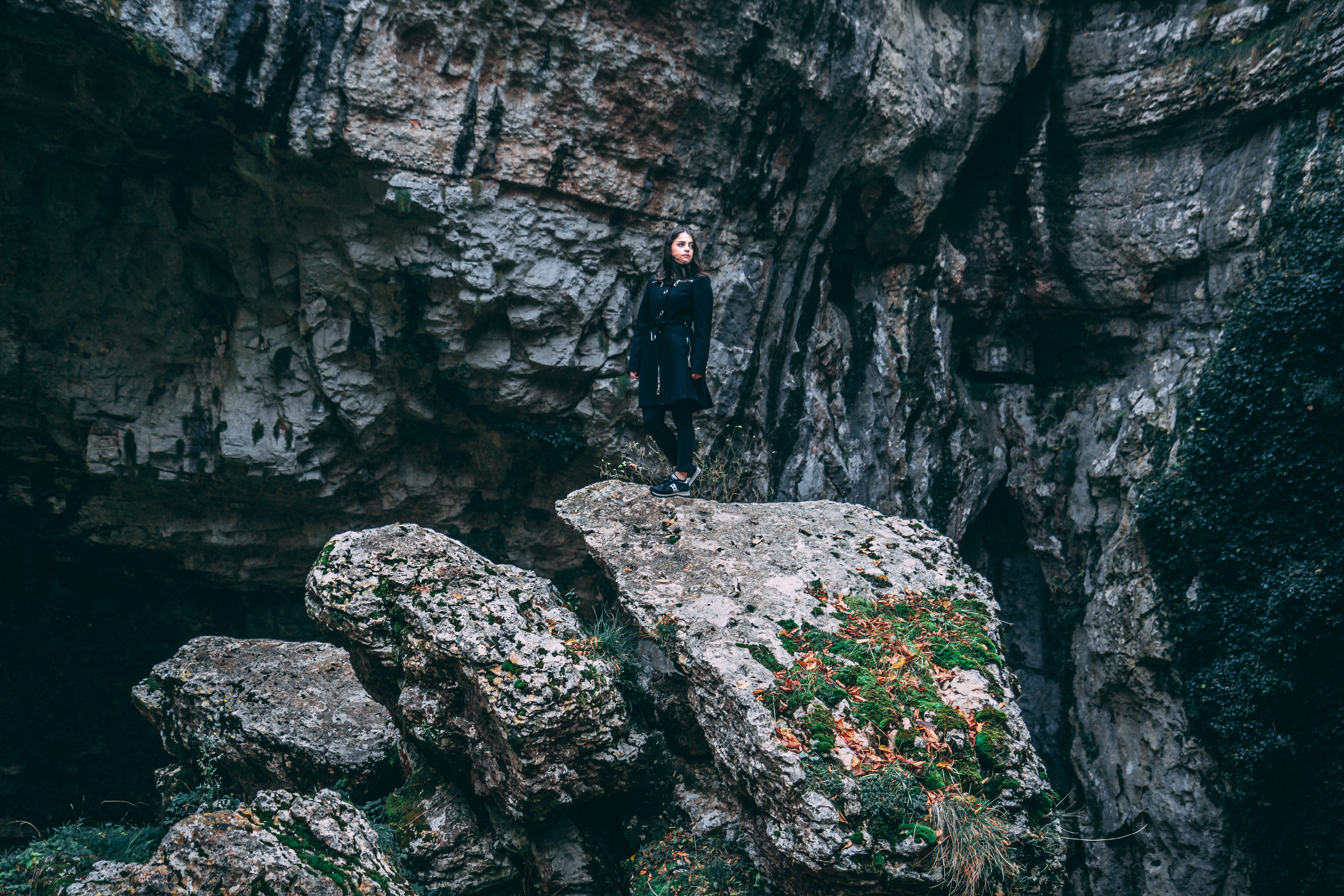 rocks, exploration, stone, leisure activity, environment, cave, daylight, 5K, physical geography, lifestyles, outdoors, real people, men, black, rock formation, HD Wallpaper