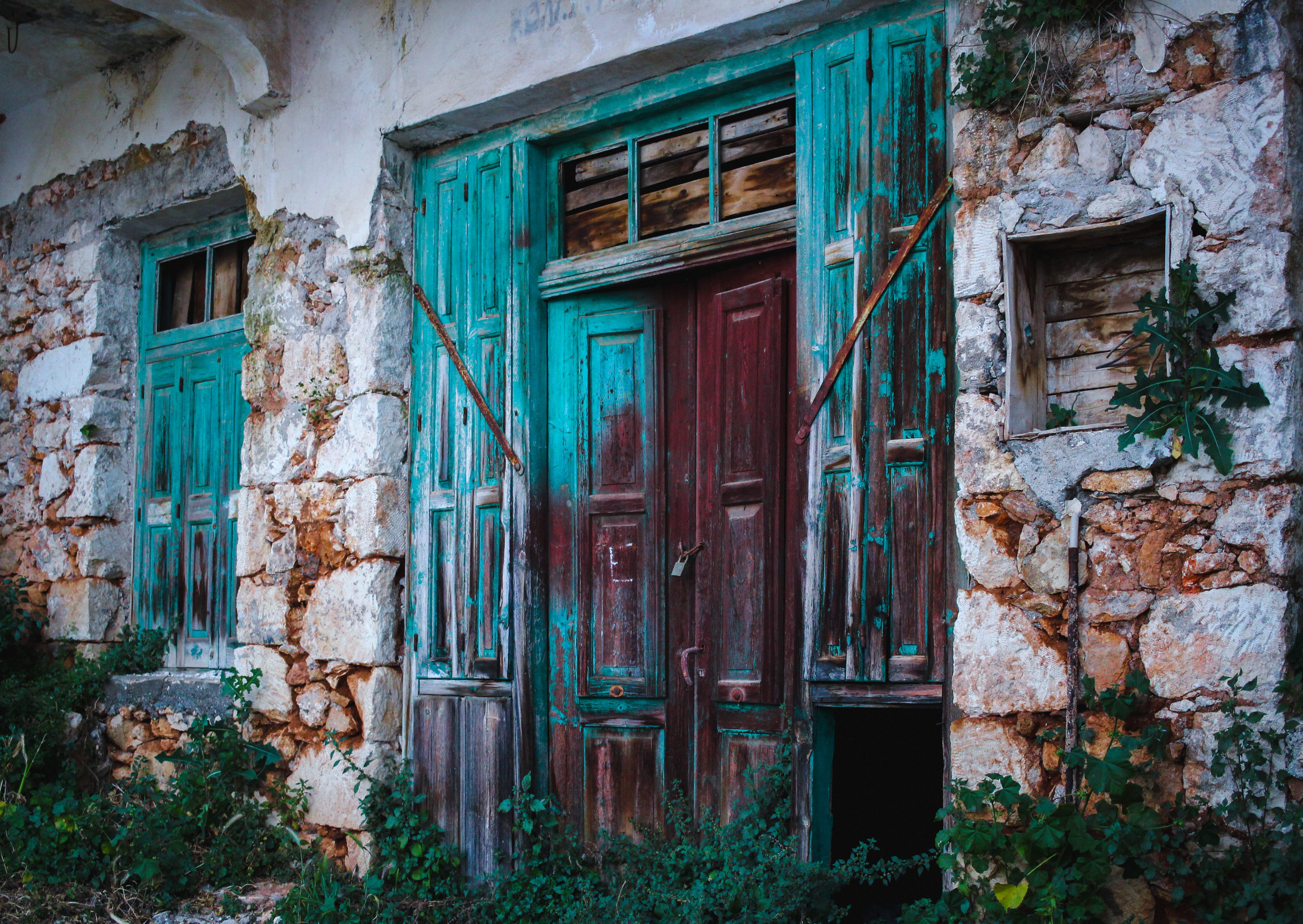 day, old, damaged, door, residential district, abandoned, weathered, rustic, run-down, ruined, deterioration, built structure, travel, greece, wall, house, HD Wallpaper