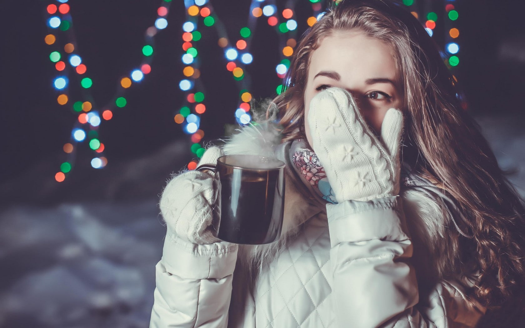 coats, cold, winter, brown eyes, looking away, cup, model, looking into the distance, white jacket, blonde, gloves, long hair, women, 720P, HD Wallpaper