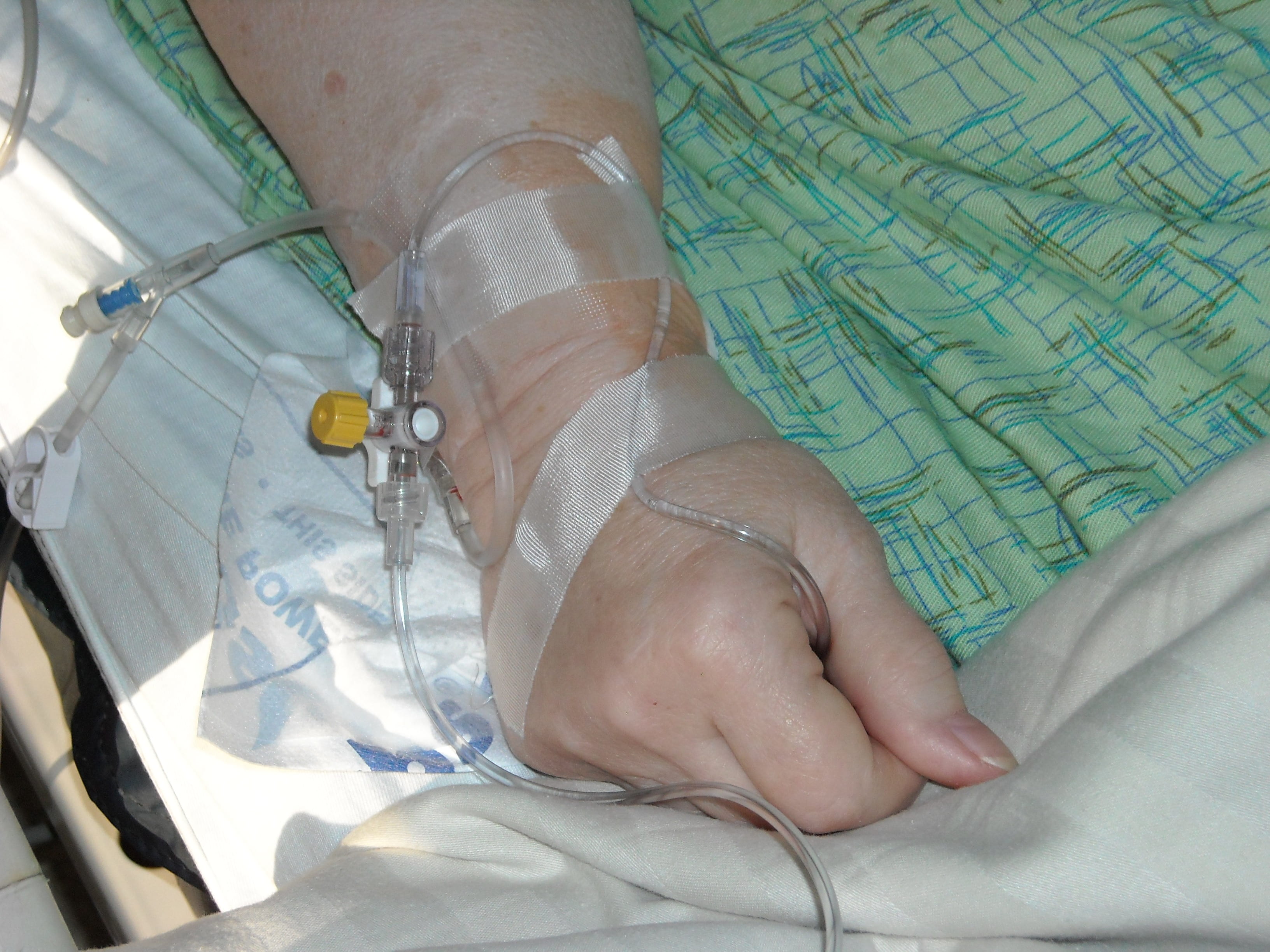 lying, iv drip, low section, body part, 2K, patient, lying down, indoors, illness, medical, intravenous, human foot, adult, close-up, hospital, iv, healthcare and medicine, HD Wallpaper