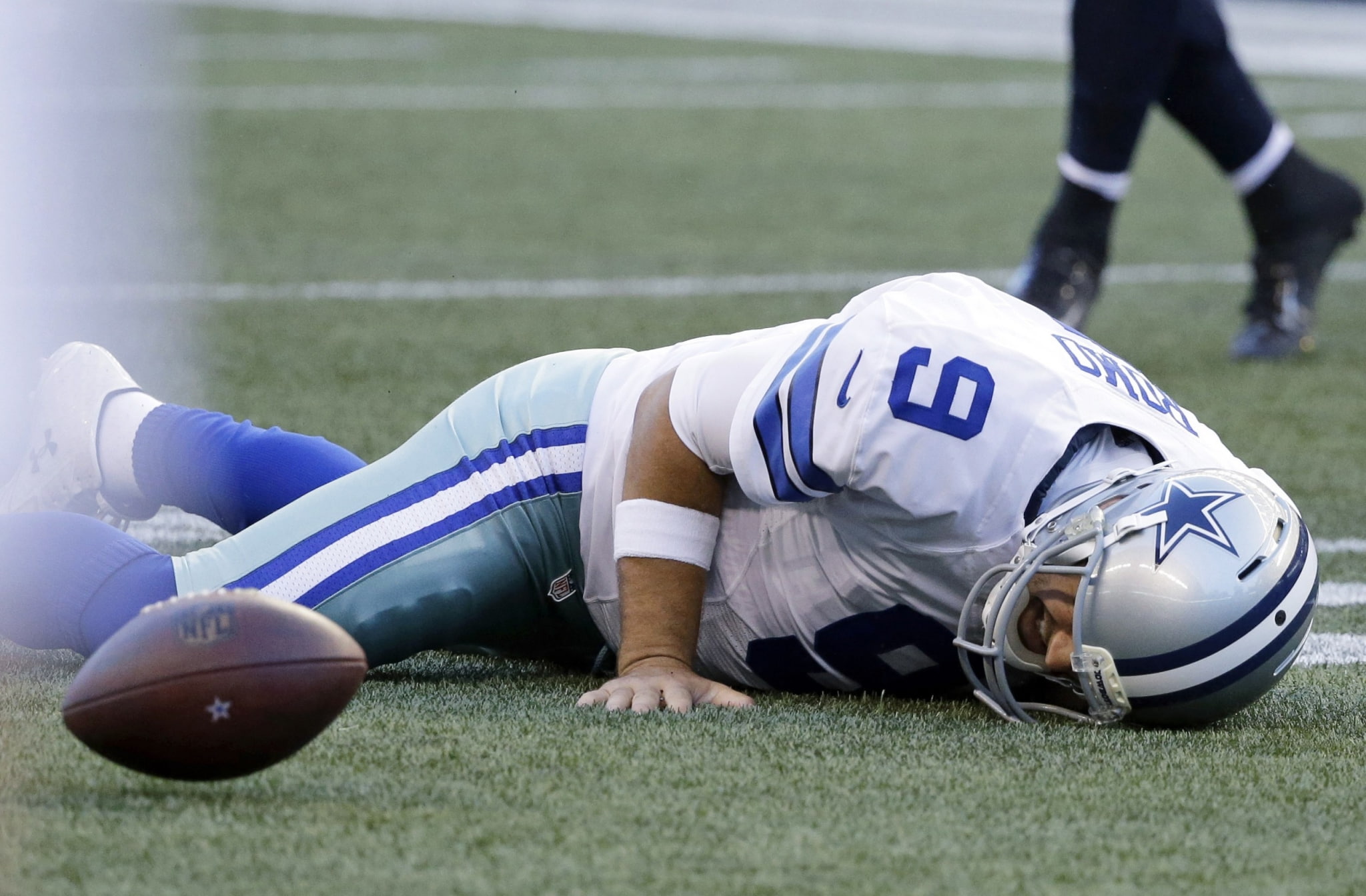 sportsman, two people, physical injury, headwear, 1080P, day, real people, clothing, cowboys ipad  retina, sport, lying down, men, uniform, people, sports uniform, HD Wallpaper