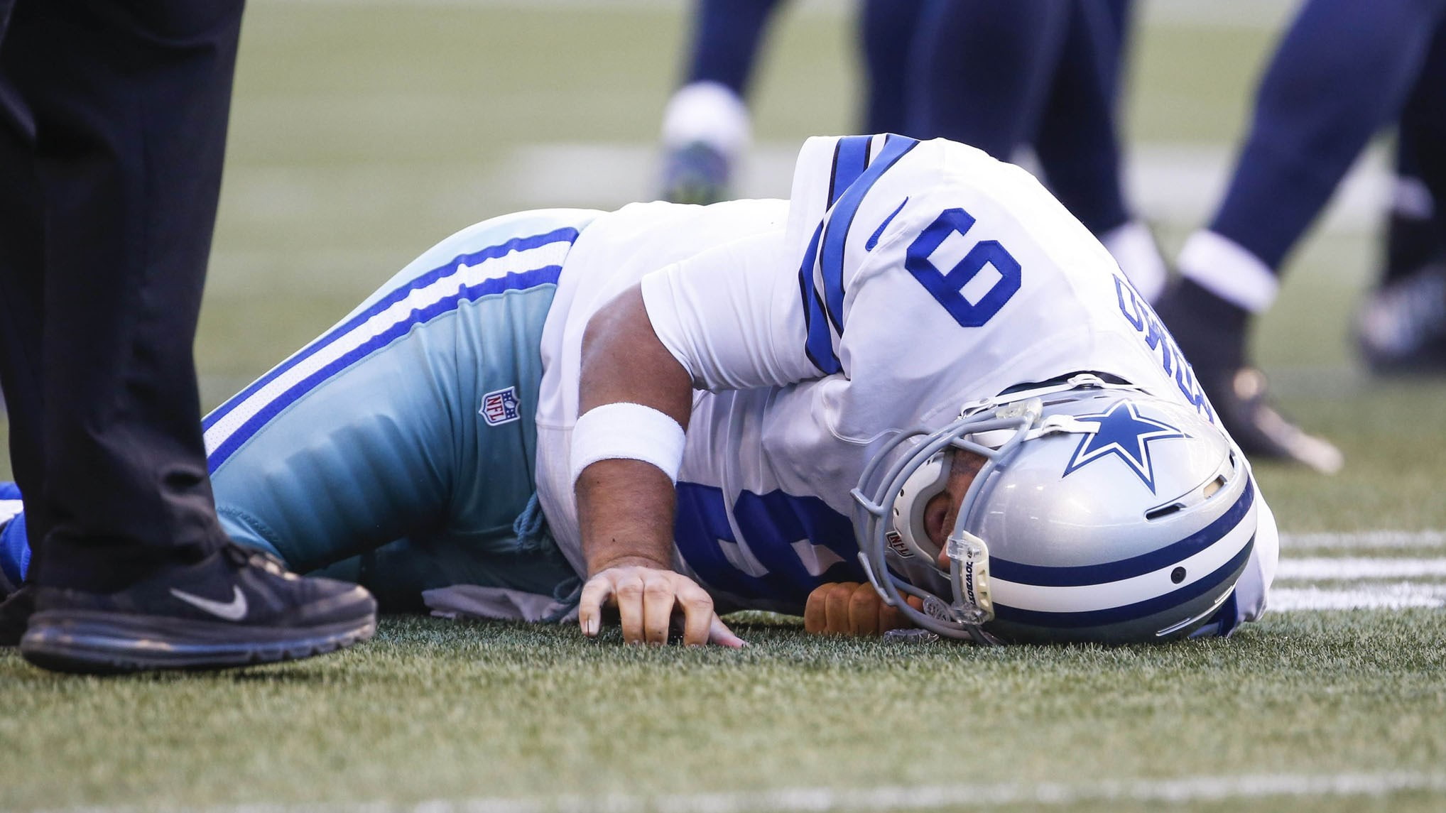sportsman, human leg, 1080P, competition, pain, selective focus, aggression, cowboys desktop nexus, adult, occupation, athlete, clothing, body part, physical injury, HD Wallpaper