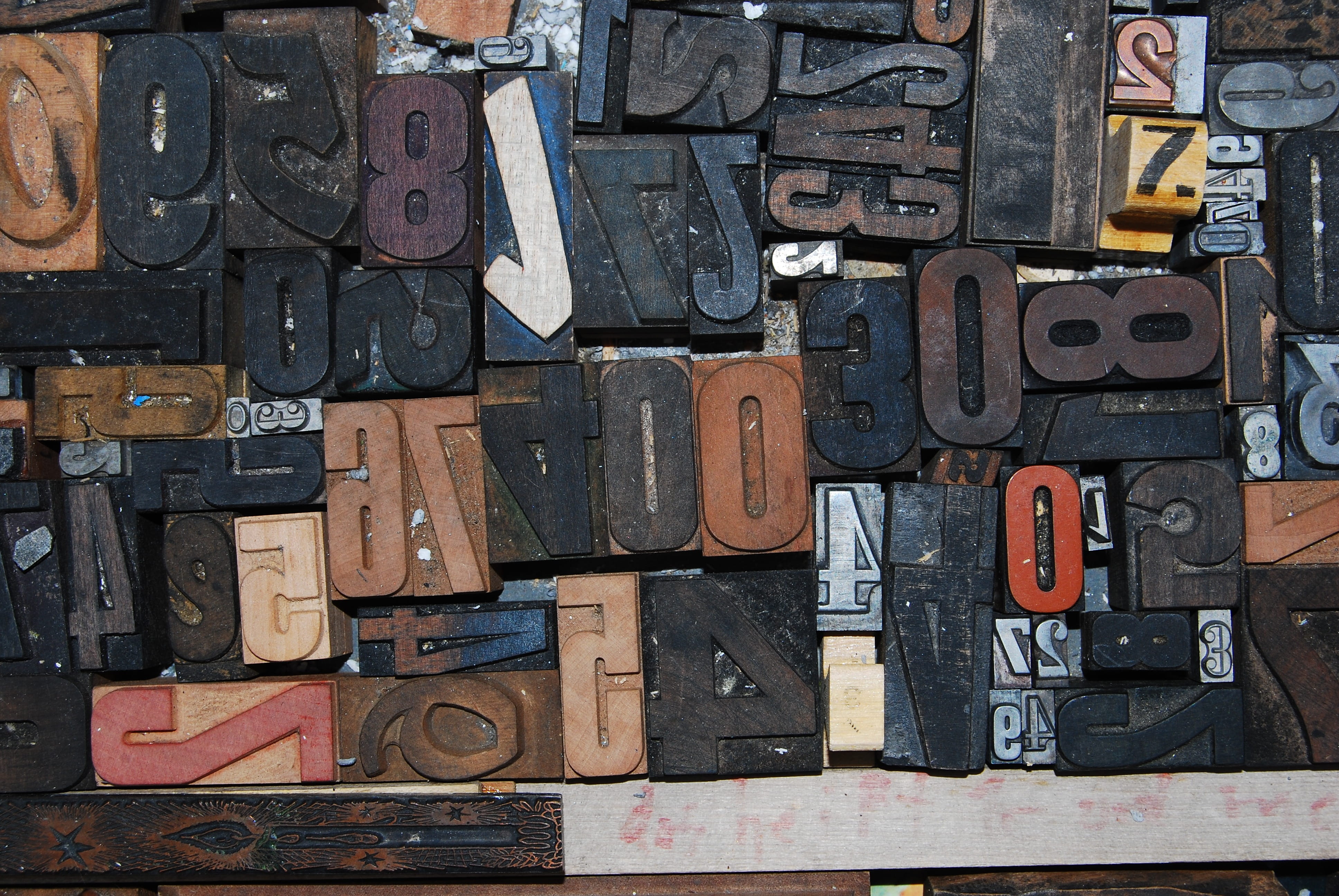 alphabet, old, directly above, choice, wood - material, communication, read, education, variation, knowledge, the media, book, letter, abundance, write, HD Wallpaper