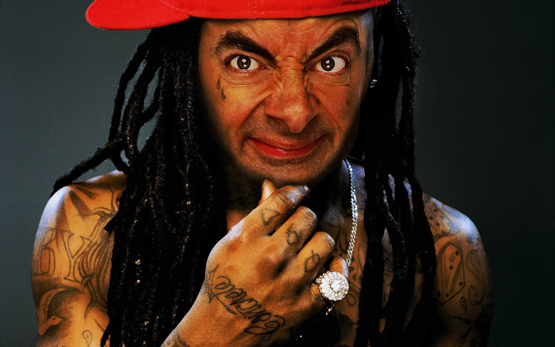 mature adult, 1080P, mid adult, adult, Actors, mid adult men, looking at camera, Actor, Mr. Bean, black background, studio shot, Rowan Atkinson, dreadlocks, HD Wallpaper