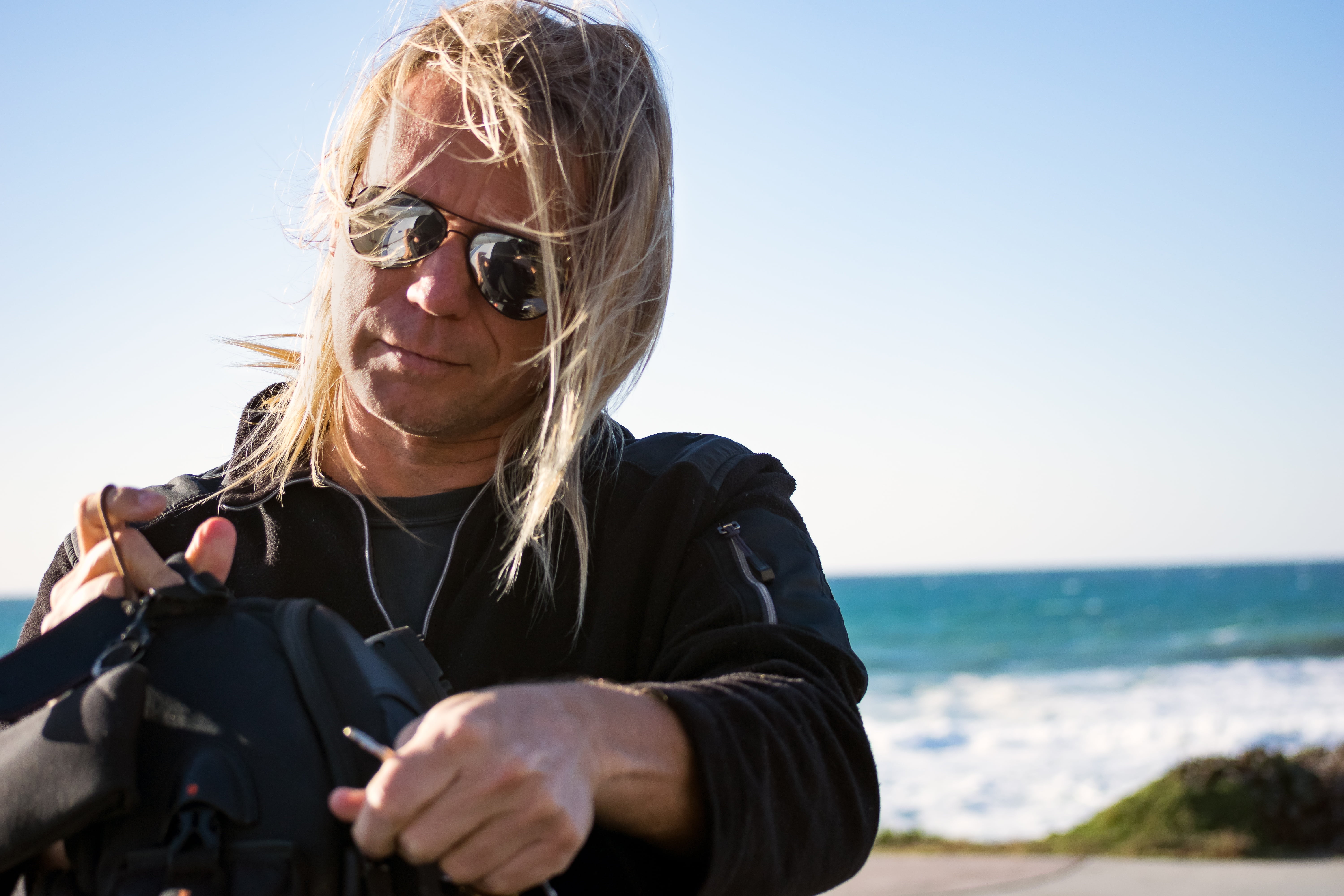 clothes, jacket, fashion, black, attractive, sky, one person, day, ocean, standing, nature, beach, people, women, horizon over water, blonde, sunglasses, HD Wallpaper