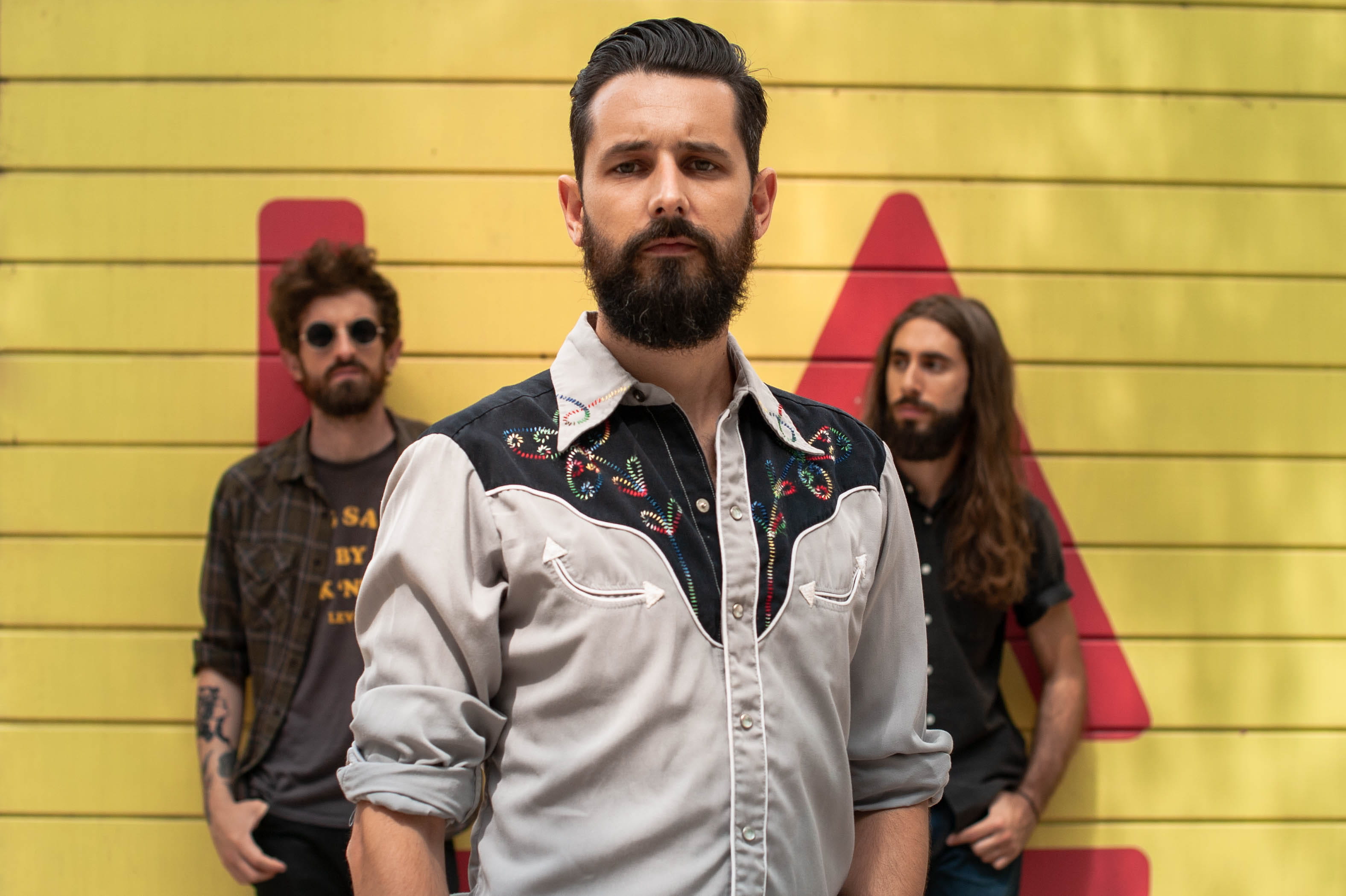 portrait, beard, sunglasses, lifestyles, man, clothing, sleeve, group of people, 2K, human, crowd, young men, person, front view, face, accessories, people, HD Wallpaper