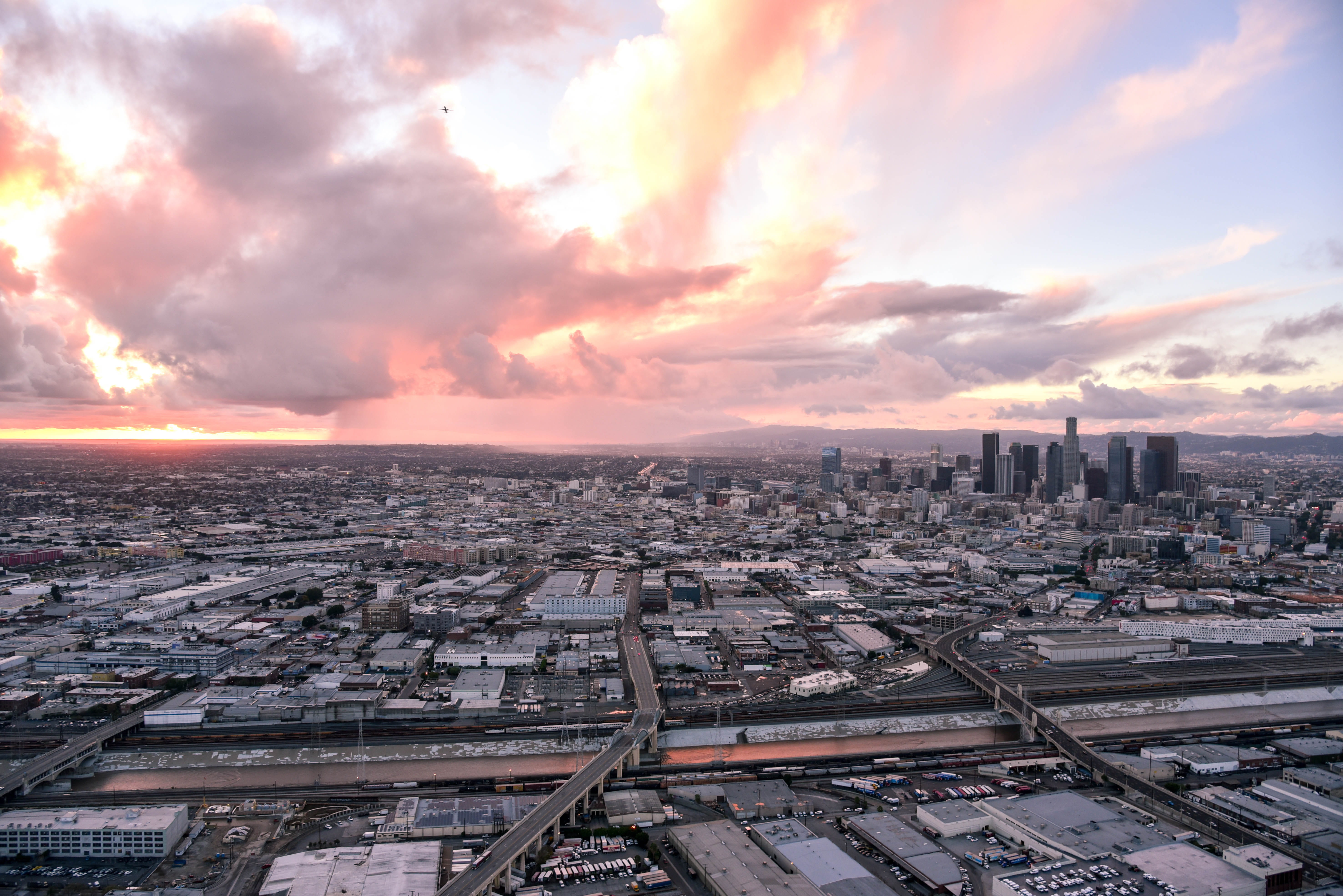 cloud - sky, city, west coast, la, skyscraper, tower, outdoors, office building exterior, pollution, building exterior, united states, nature, built structure, HD Wallpaper
